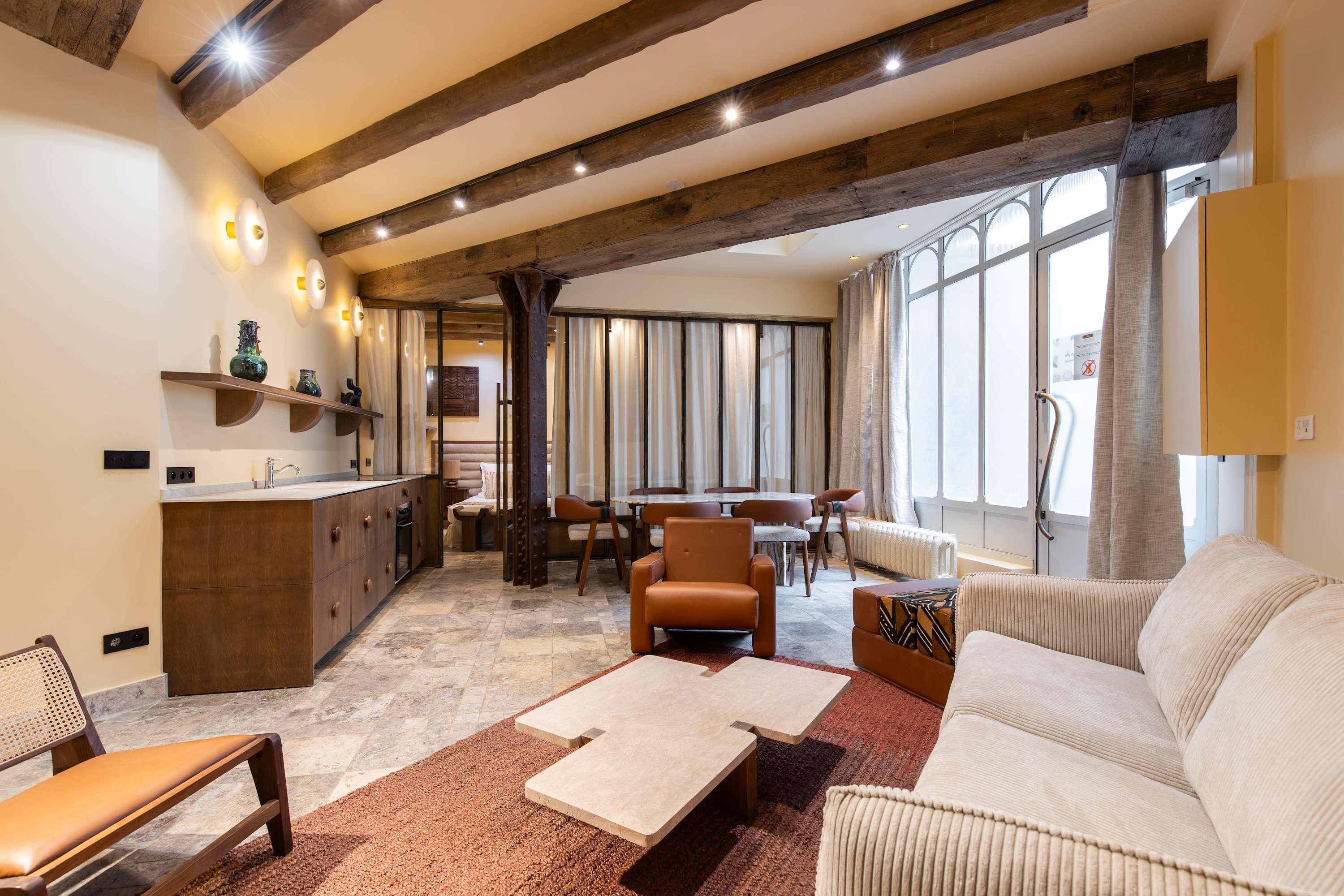 Château Vosges Marais Le Marais 5: Elegant 3-Bedroom Townhouse with Historic Charm, Le Marais, Paris