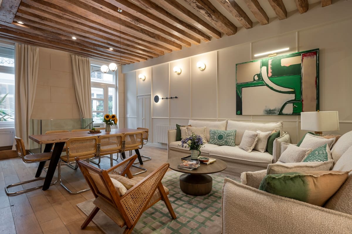 Château Vosges Marais Le Marais 7: Elegant 2-Bedroom Luxury Apartment in Le Marais, Paris