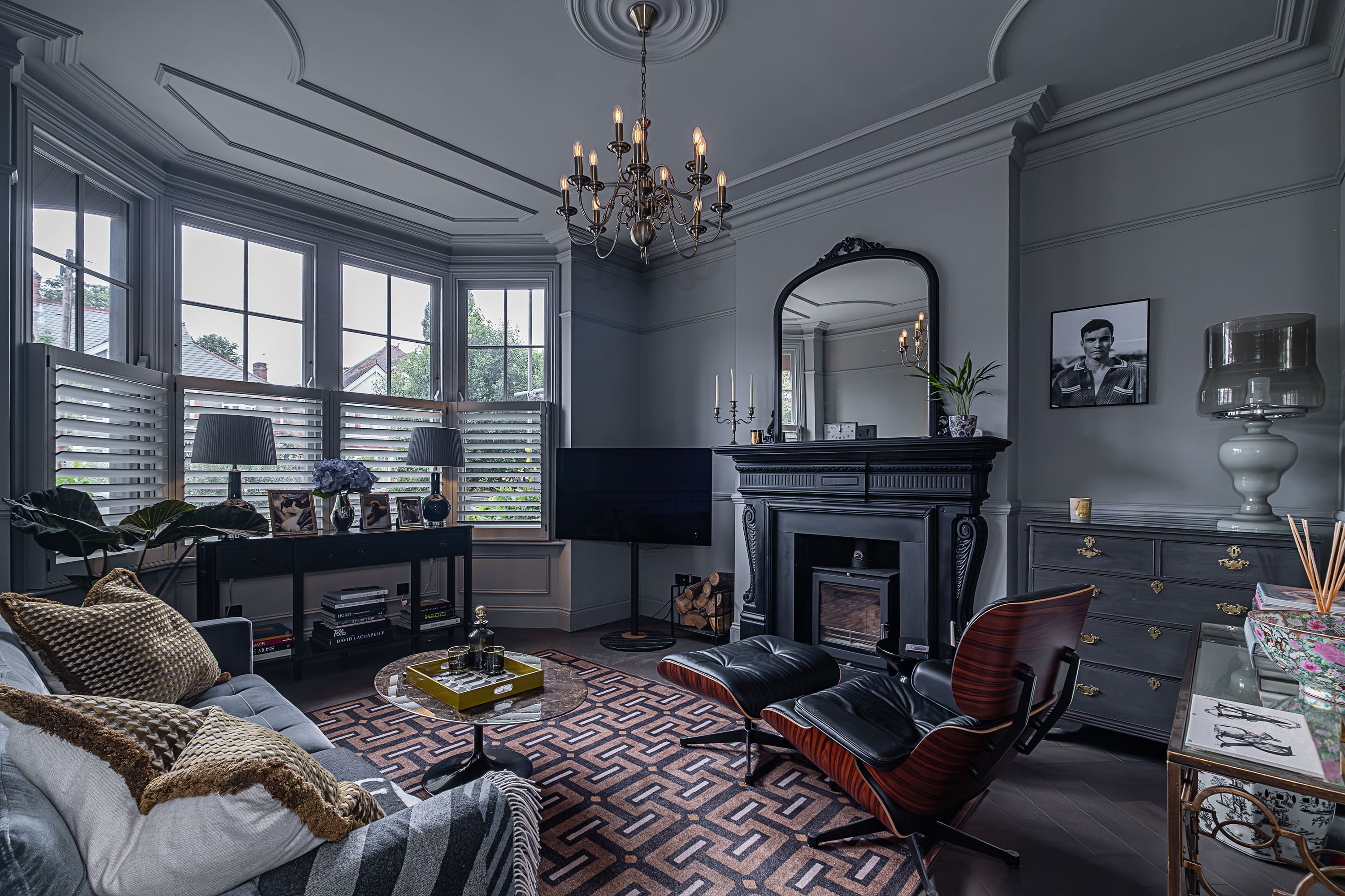 Clapham Manor House: Elegant 3-Bedroom Luxury House Rental Clapham with Private Garden and Study