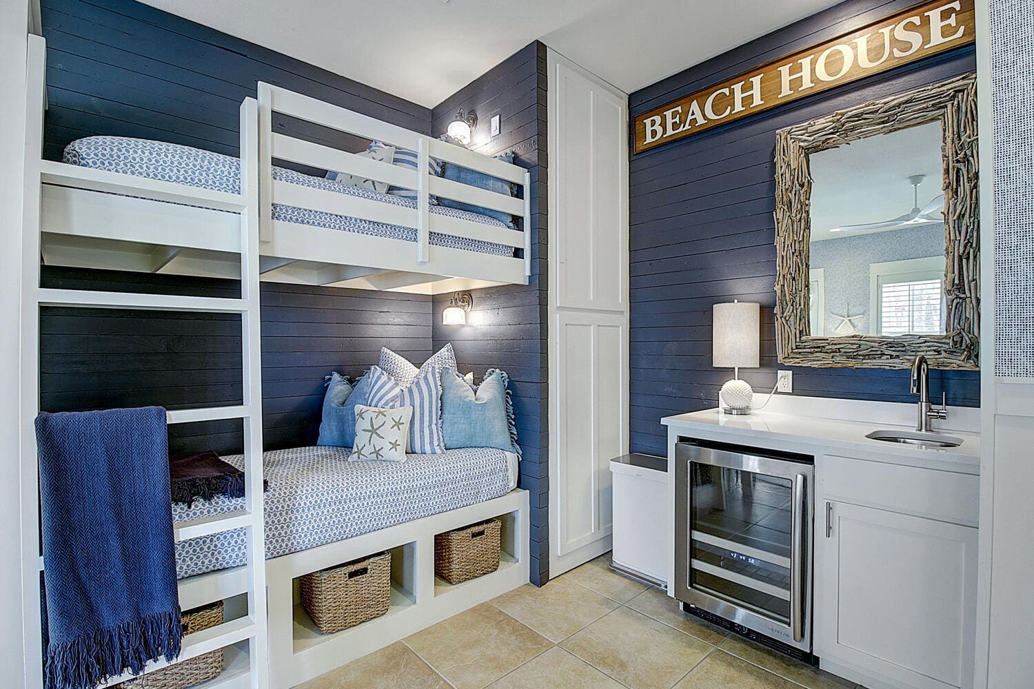 Colby Lake House: Stunning 4-Bedroom Resort Villa Rental Texas with Pool and Lake Views