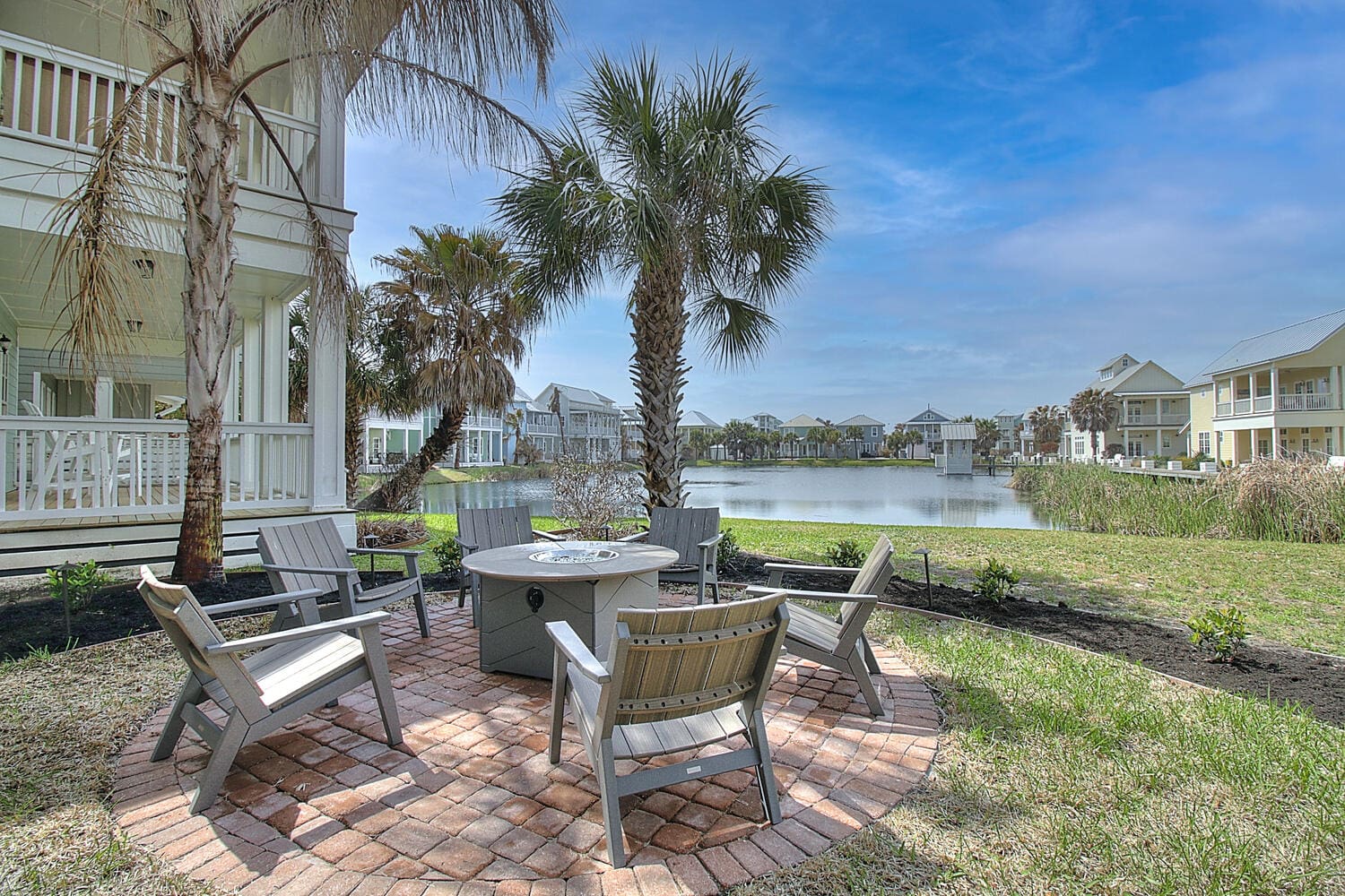 Colby Lake House: Stunning 4-Bedroom Resort Villa Rental Texas with Pool and Lake Views