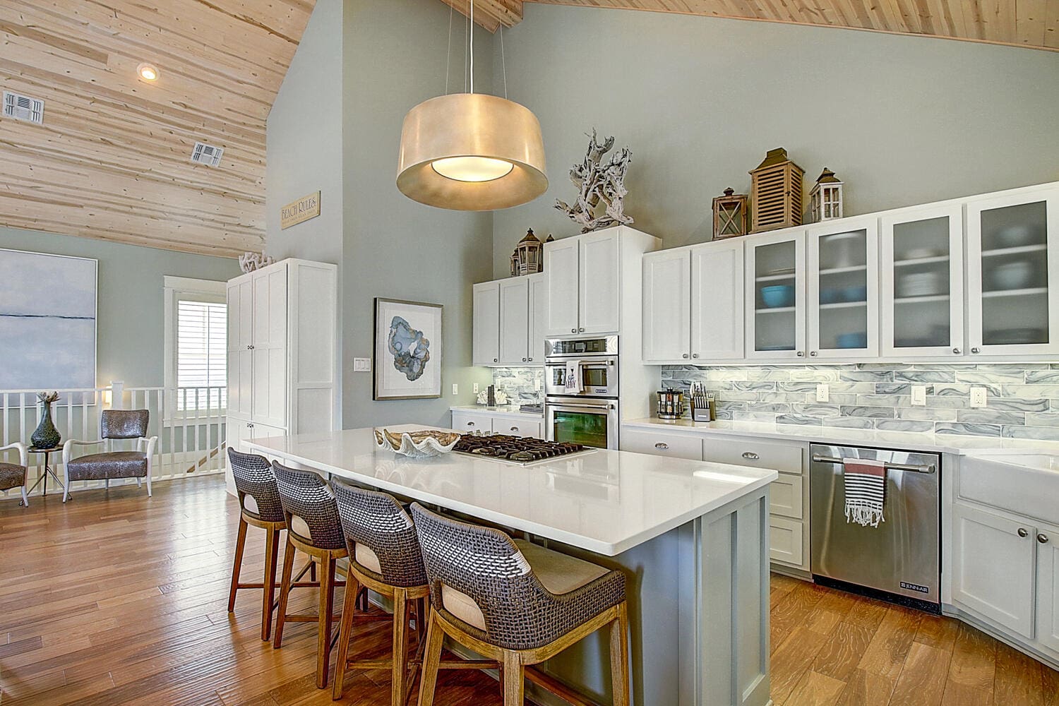 Colby Lake House: Stunning 4-Bedroom Resort Villa Rental Texas with Pool and Lake Views