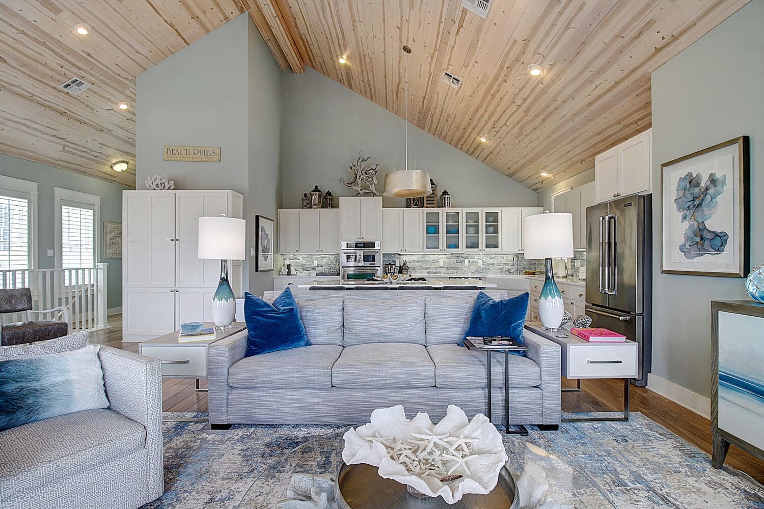 Colby Lake House: Stunning 4-Bedroom Resort Villa Rental Texas with Pool and Lake Views