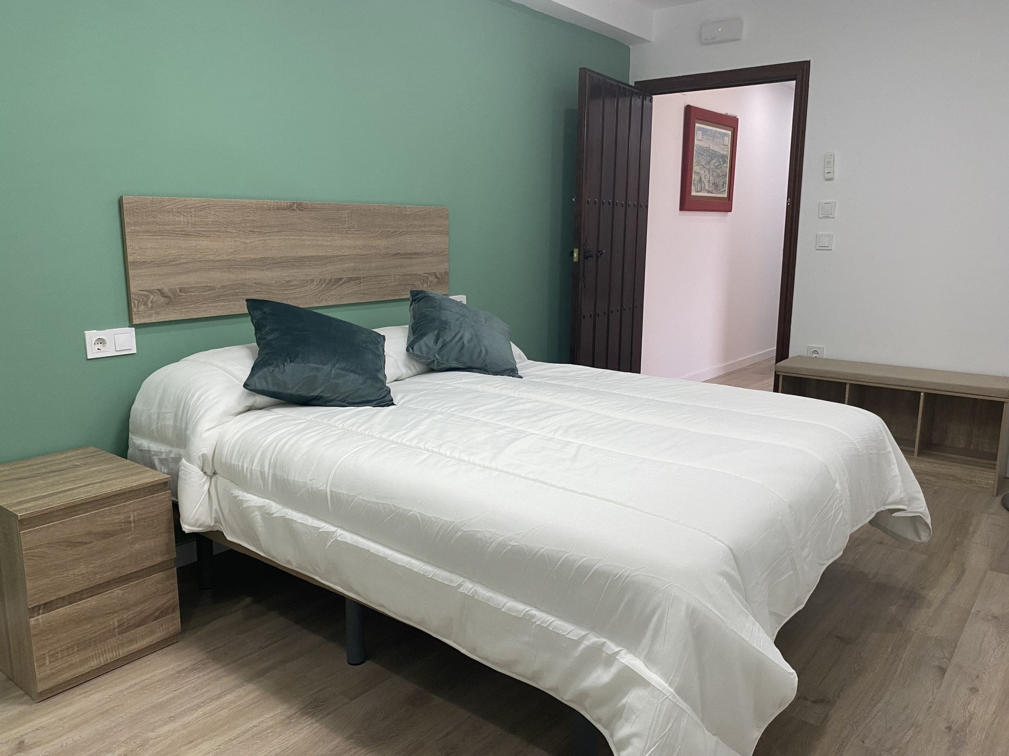 Cortijo Alcantara Cordoba: Spectacular 6-Bedroom Andalusian Estate with Private Pool and Sauna near Historic Córdoba