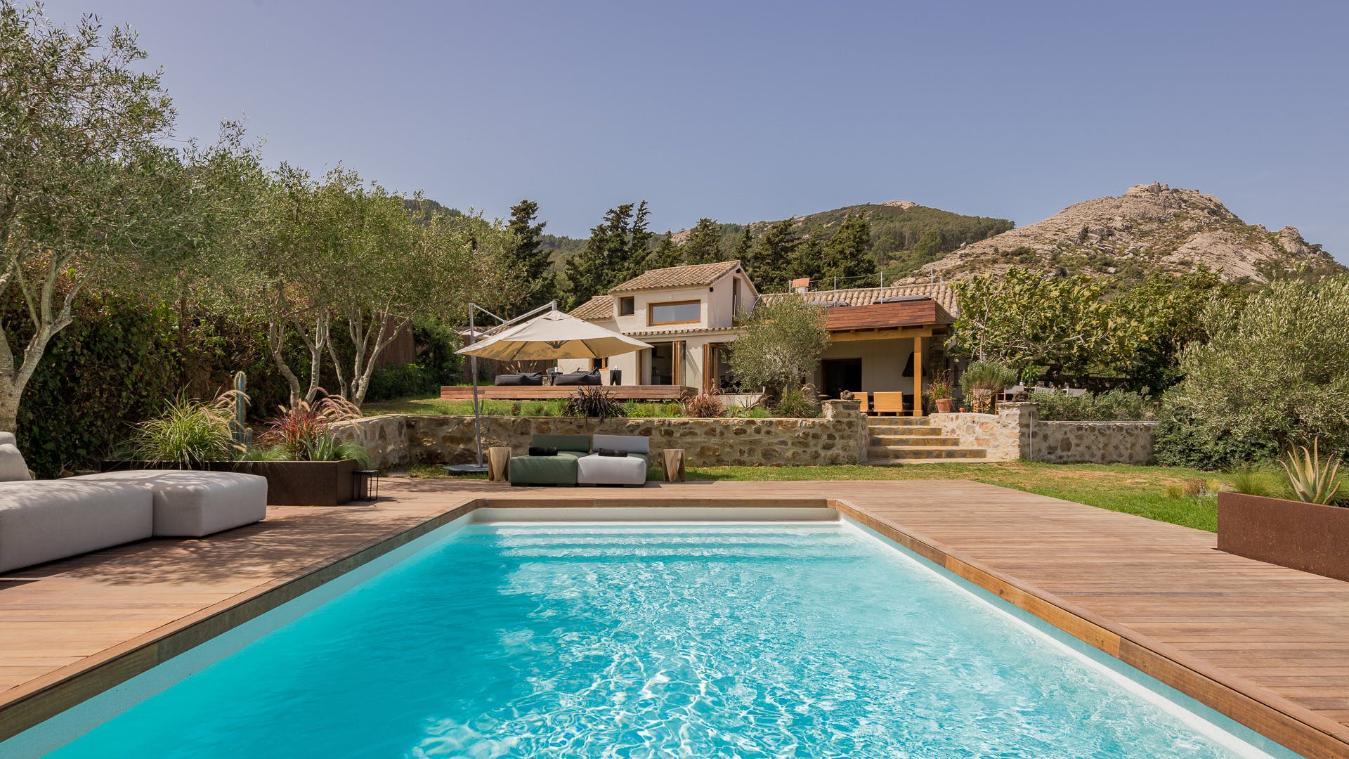 Cortijo Almendro Zahara: Charming 4-Bedroom Cottage with Pool and Sea Views, Andalusia