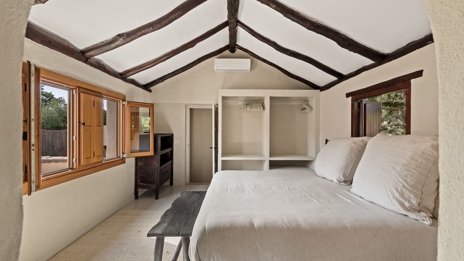 Cortijo Almendro Zahara: Charming 4-Bedroom Cottage with Pool and Sea Views, Andalusia