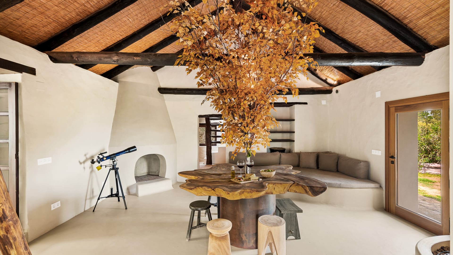 Cortijo Almendro Zahara: Charming 4-Bedroom Cottage with Pool and Sea Views, Andalusia