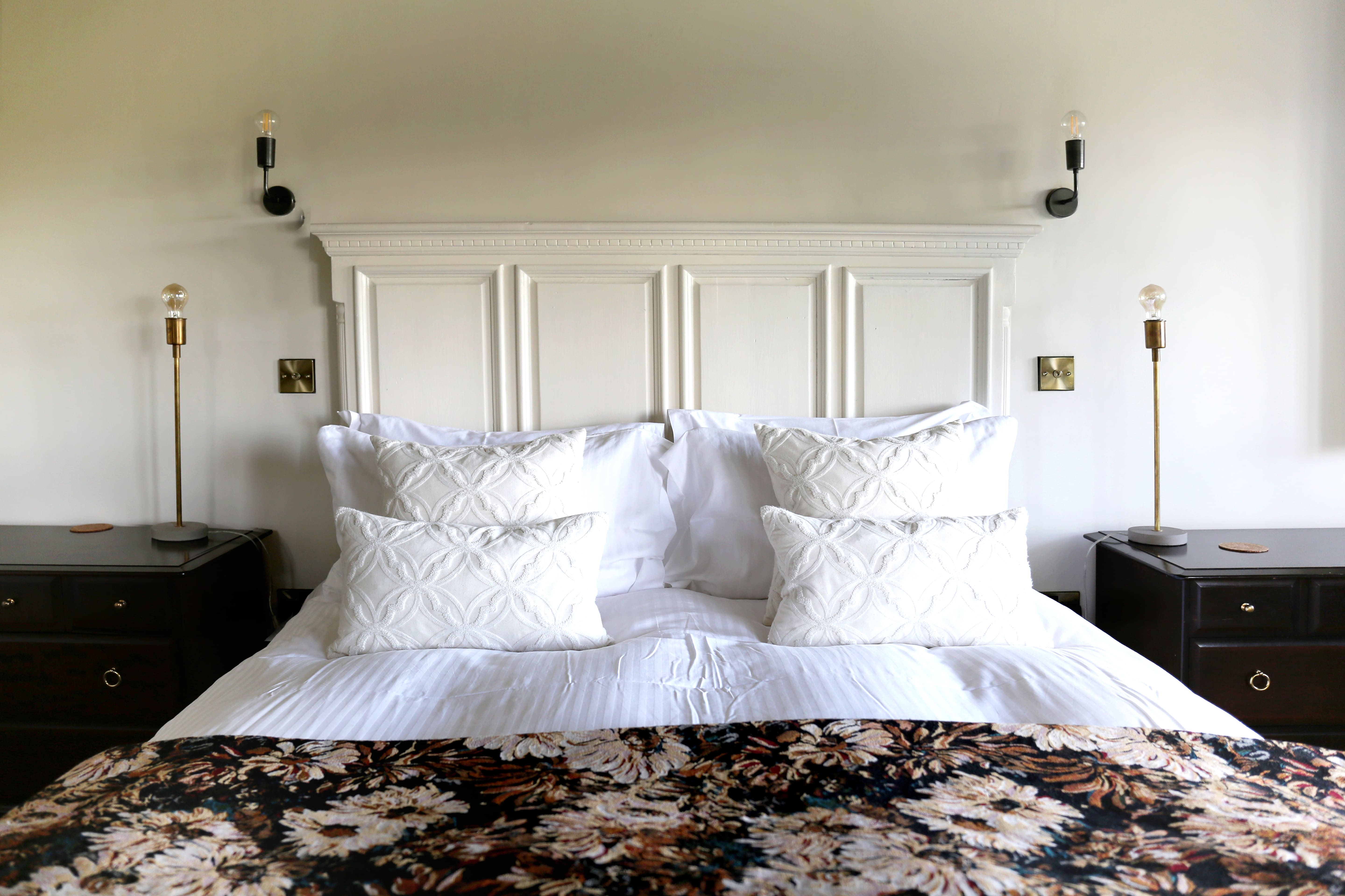 Cottage at Pendle Hill: Spacious 6-Bedroom House with Scenic Countryside Views, Clitheroe