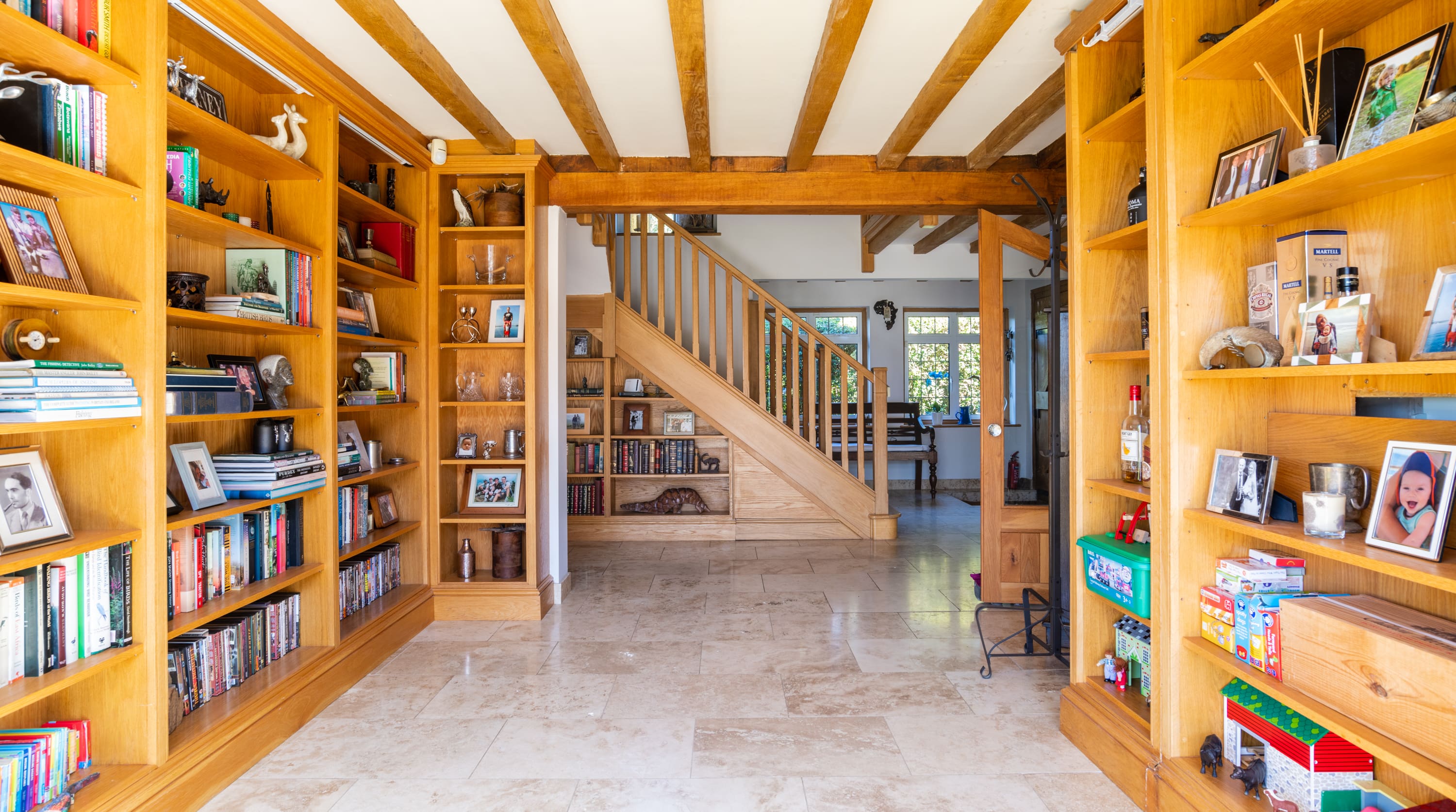 Cottage de Ashdown: Stunning 6-Bedroom Luxury Apartment with Pool in Royal Tunbridge Wells