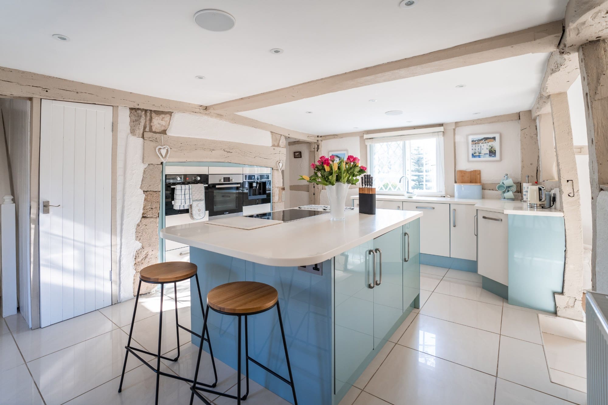 Cottage de la Forêt: Luxury 6-Bedroom Cottage with Hot Tub and Tennis Court, The New Forest