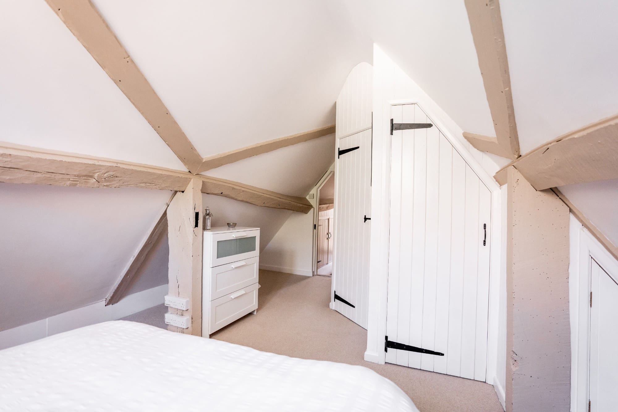 Cottage de la Forêt: Luxury 6-Bedroom Cottage with Hot Tub and Tennis Court, The New Forest