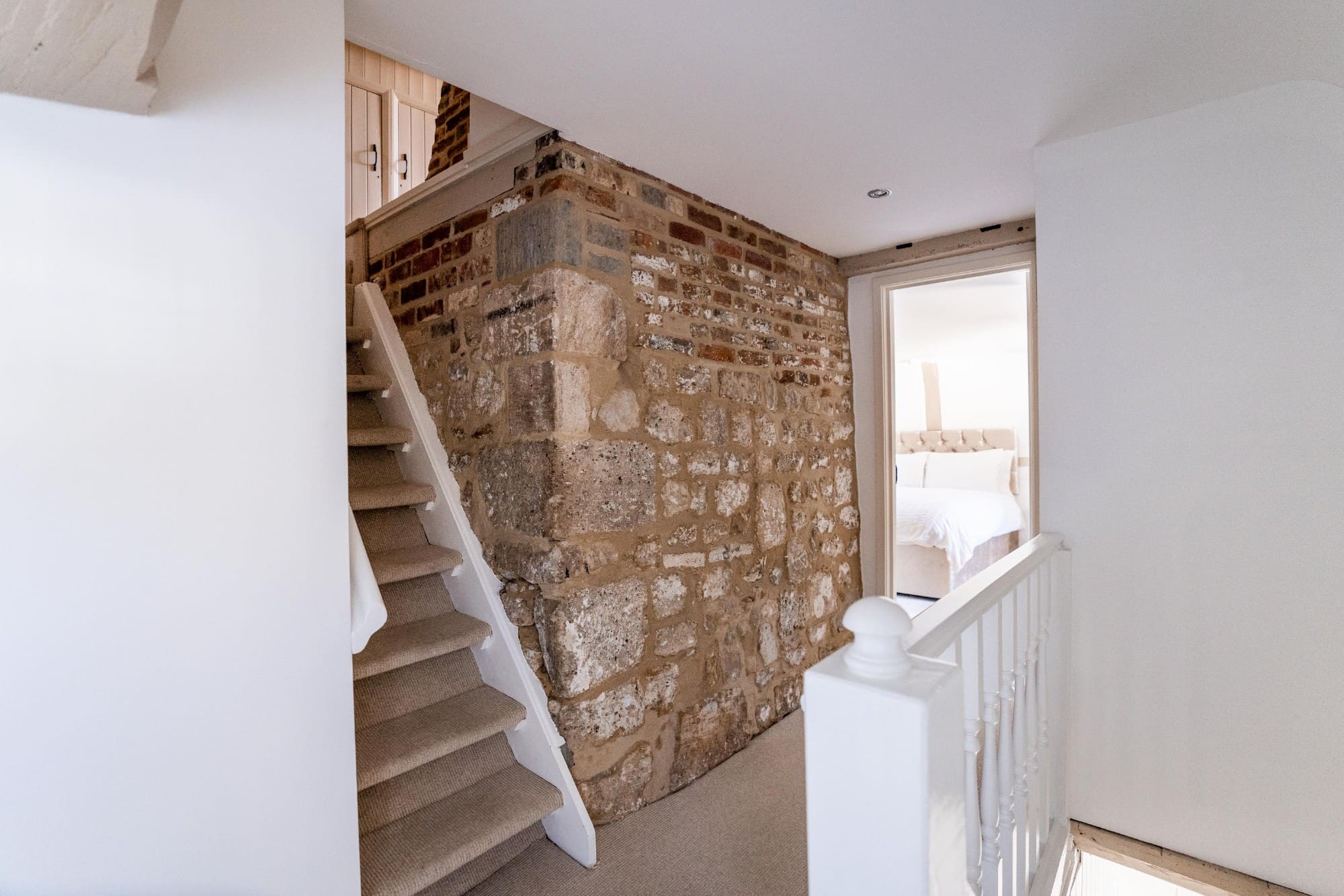 Cottage de la Forêt: Luxury 6-Bedroom Cottage with Hot Tub and Tennis Court, The New Forest