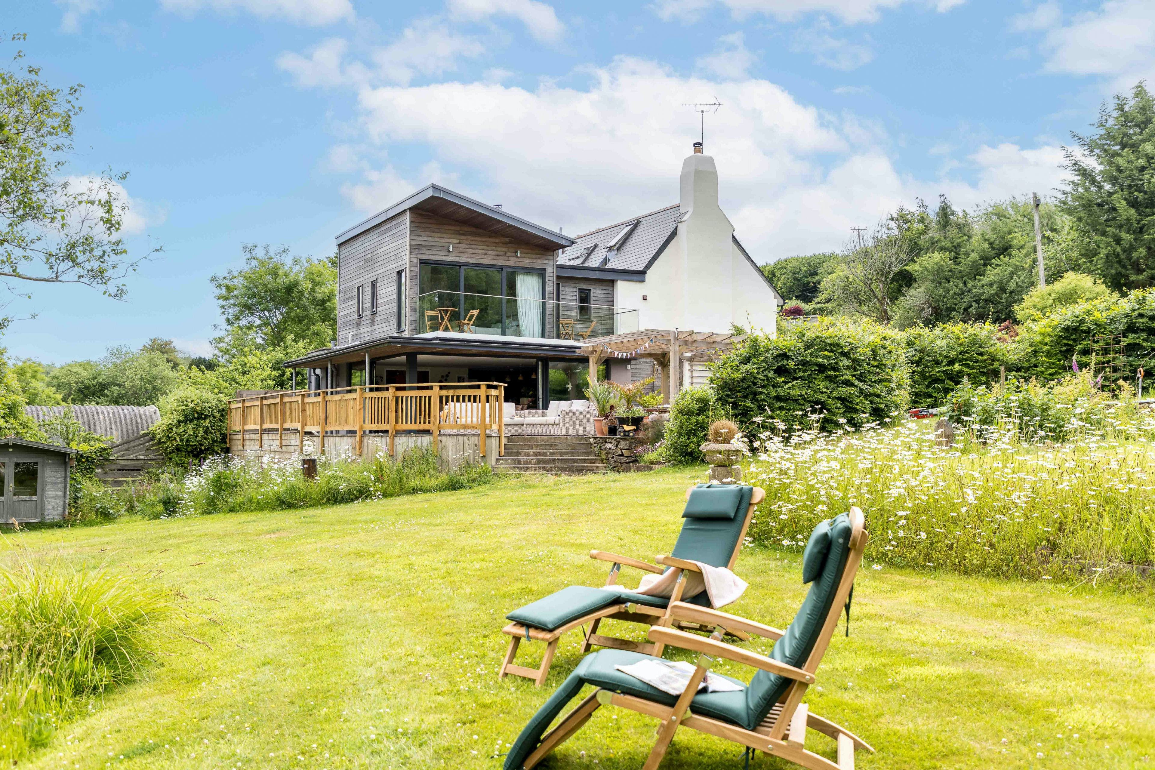 Cottage Erme Dartmouth: Luxury 4-Bedroom Cottage with Garden and Beach Nearby, Dartmouth