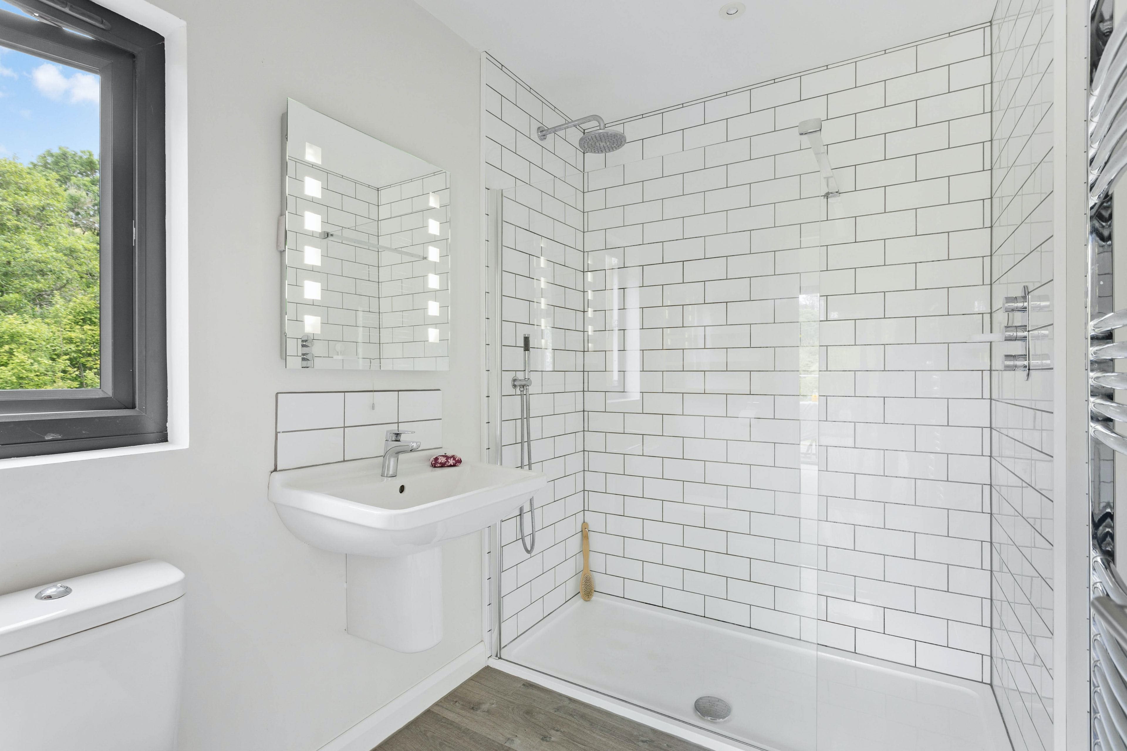 Cottage Erme Dartmouth: Luxury 4-Bedroom Cottage with Garden and Beach Nearby, Dartmouth