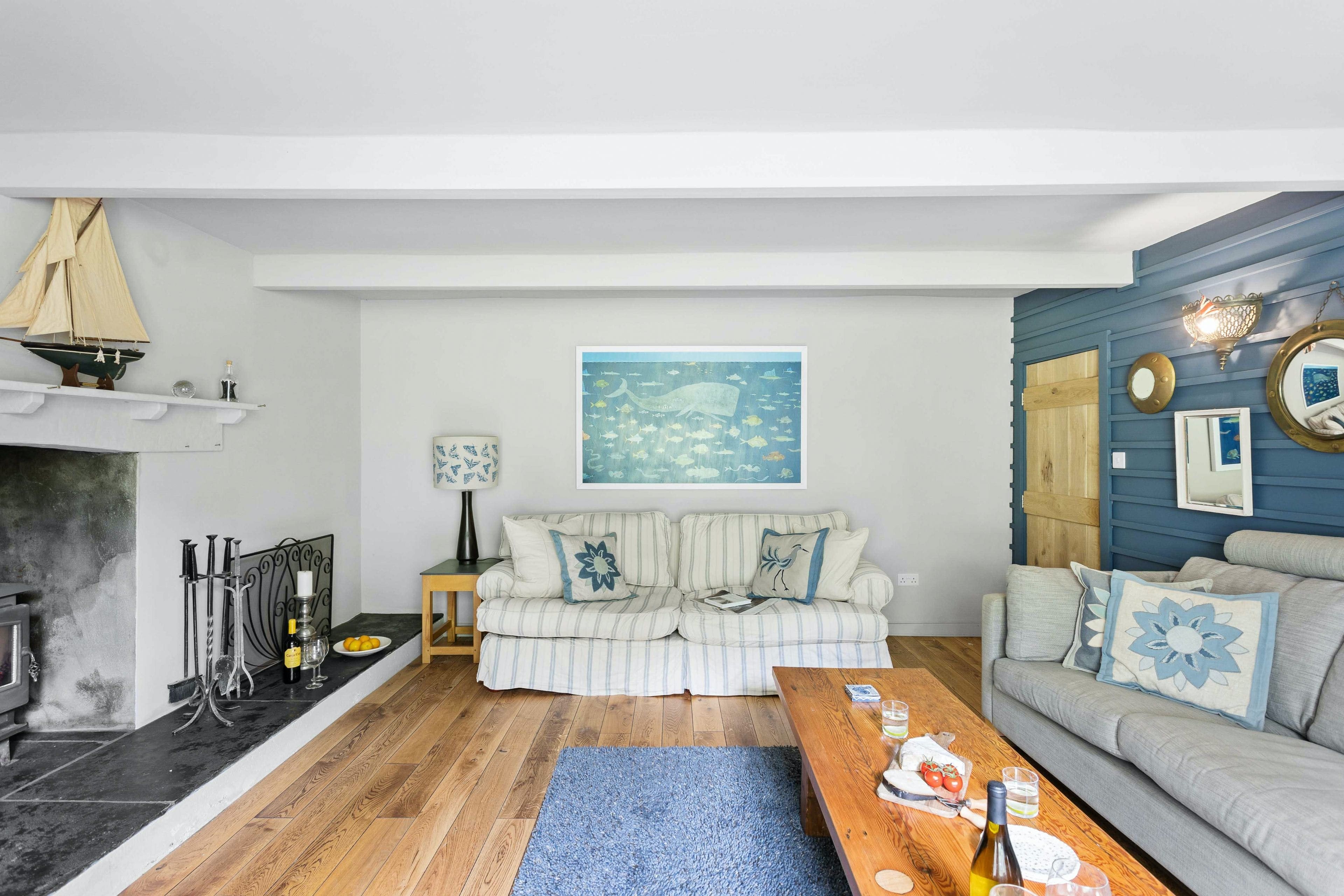 Cottage Erme Dartmouth: Luxury 4-Bedroom Cottage with Garden and Beach Nearby, Dartmouth