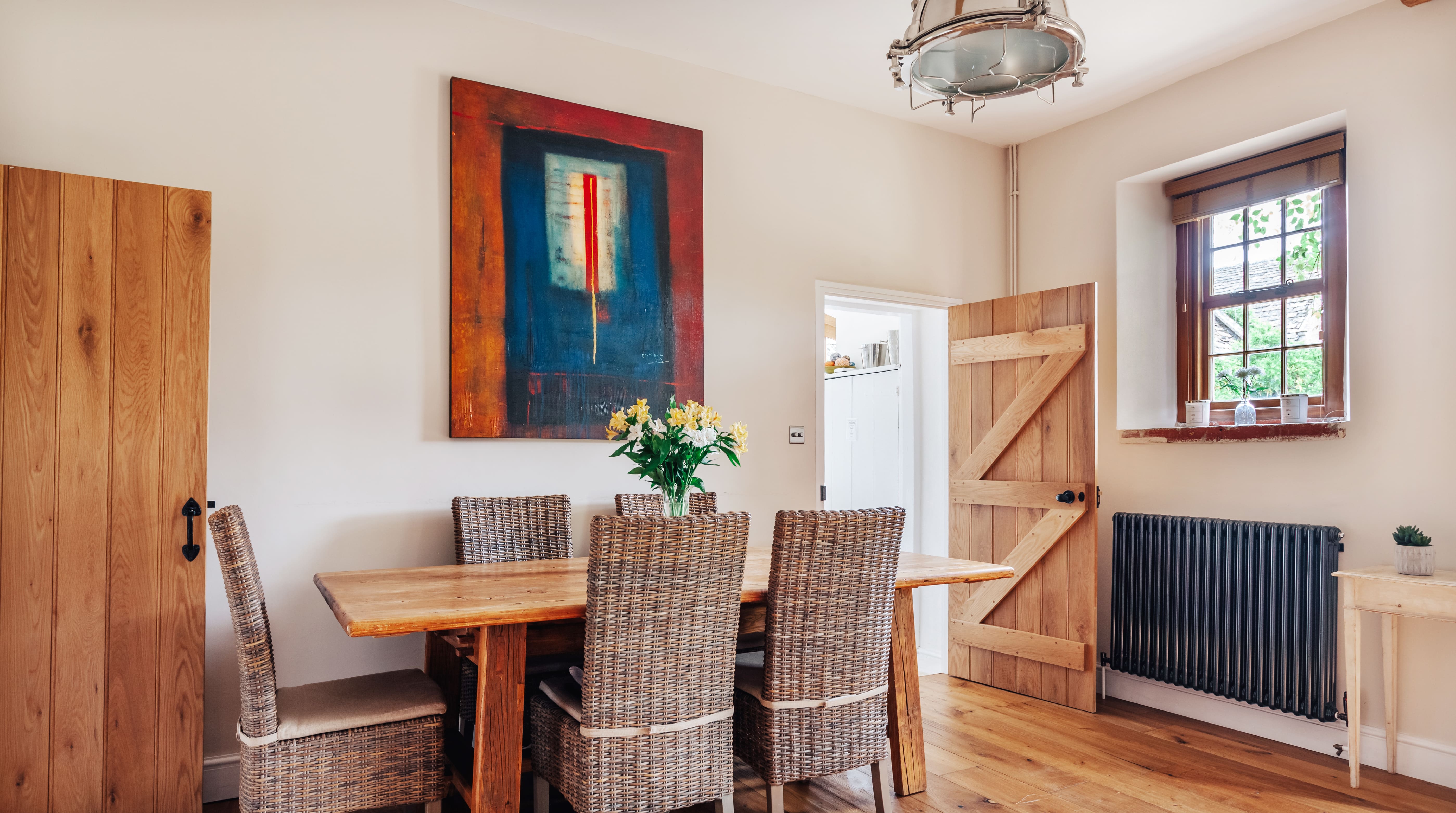 Cottage Gossway Wiltshire: Luxury 3-Bedroom Cottage with Pool and Tennis Court, Wiltshire
