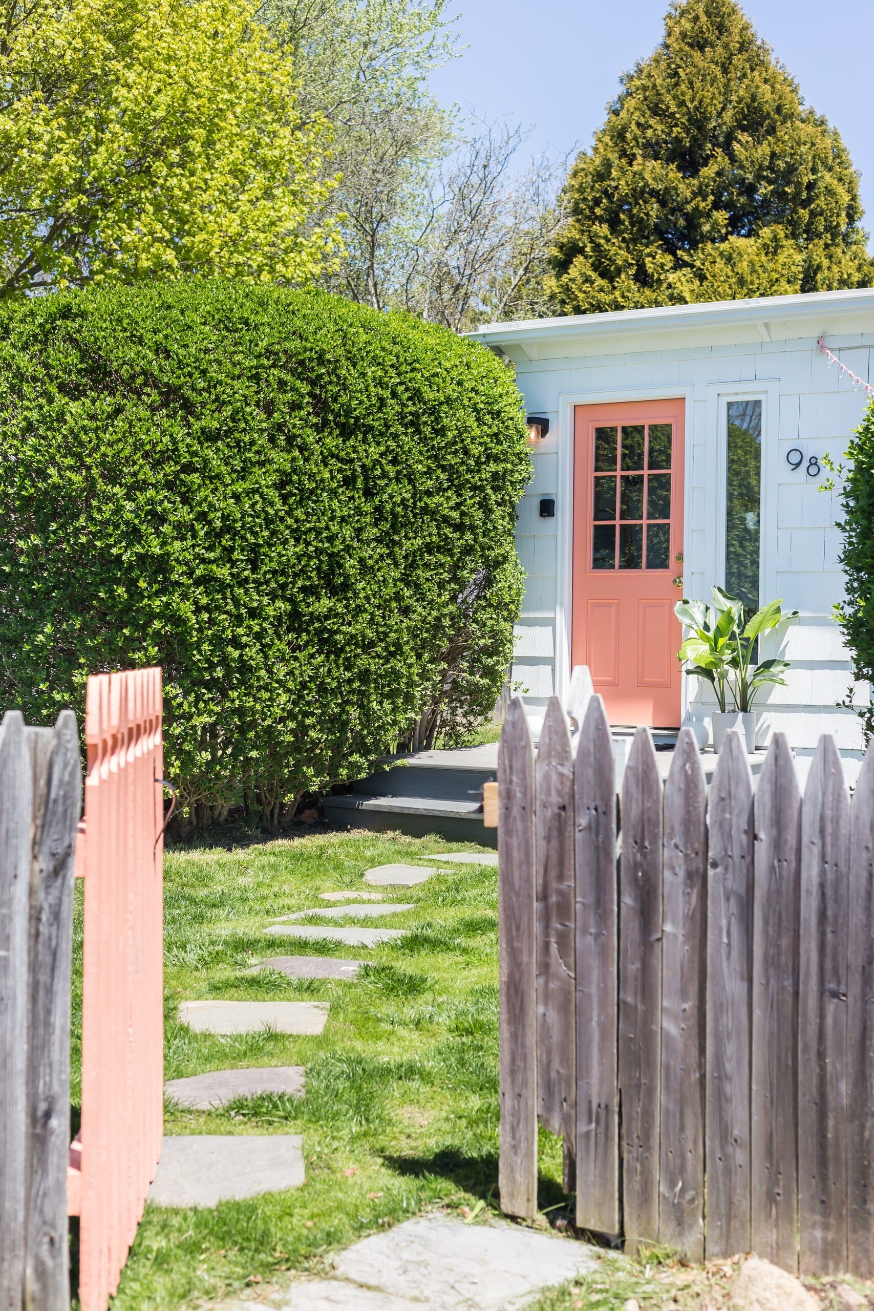 Cottage Hither Montauk: Charming 2-Bedroom Holiday Cottage with Sea Views, Montauk