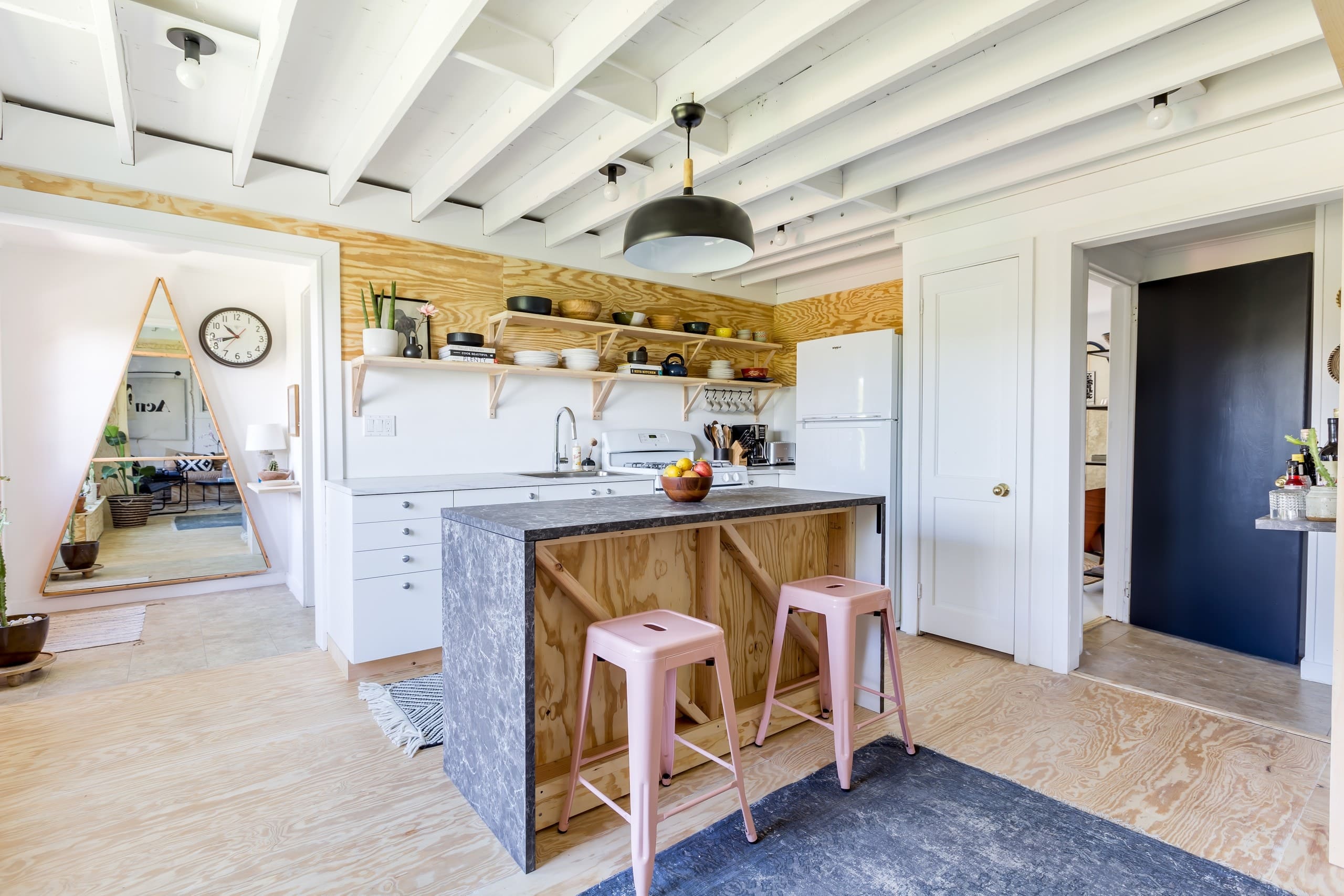 Cottage Hither Montauk: Charming 2-Bedroom Holiday Cottage with Sea Views, Montauk