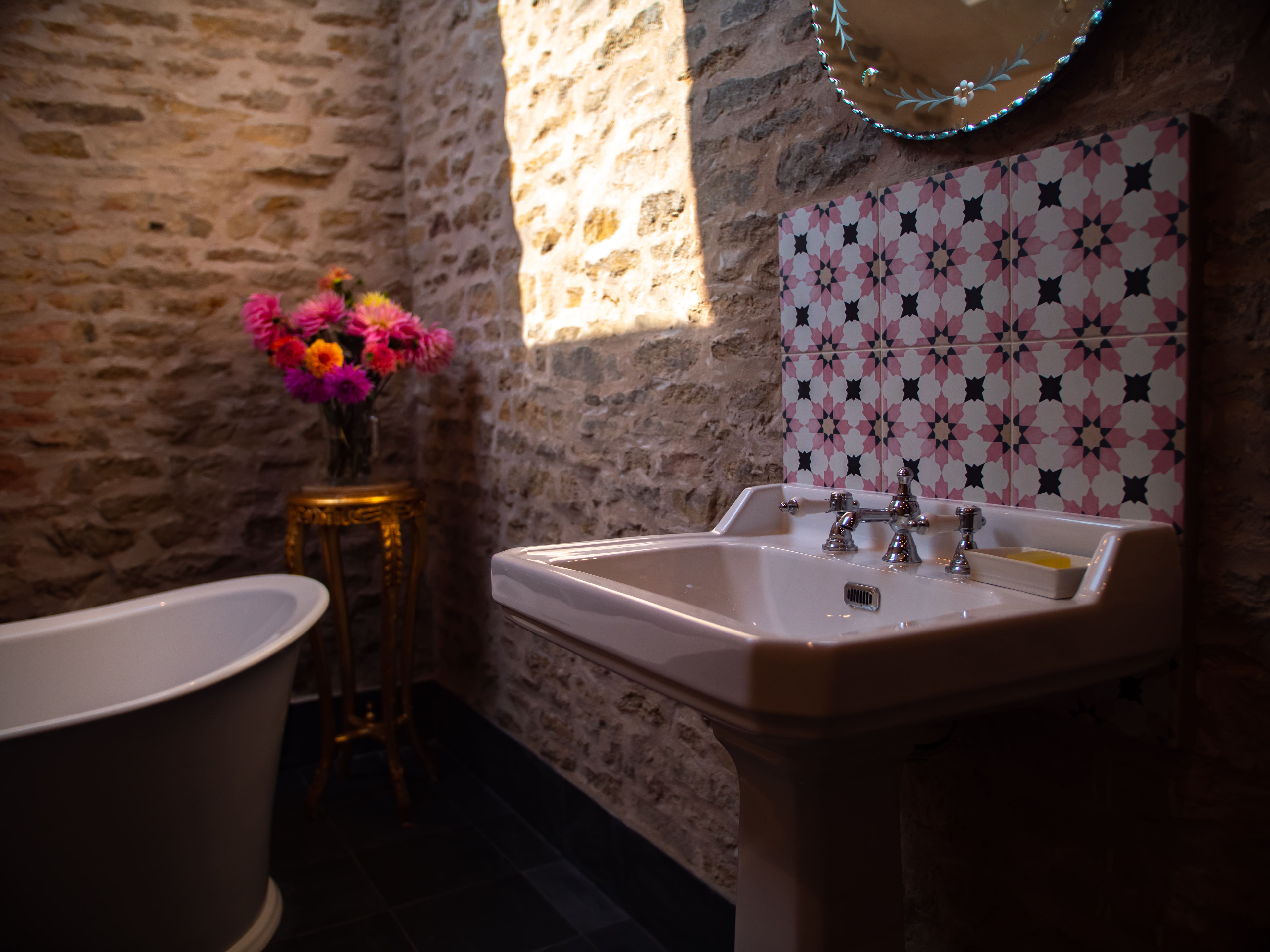 Cottage Larkspur: Charming 2-Bedroom Apartment with Hot Tub in North Lincolnshire