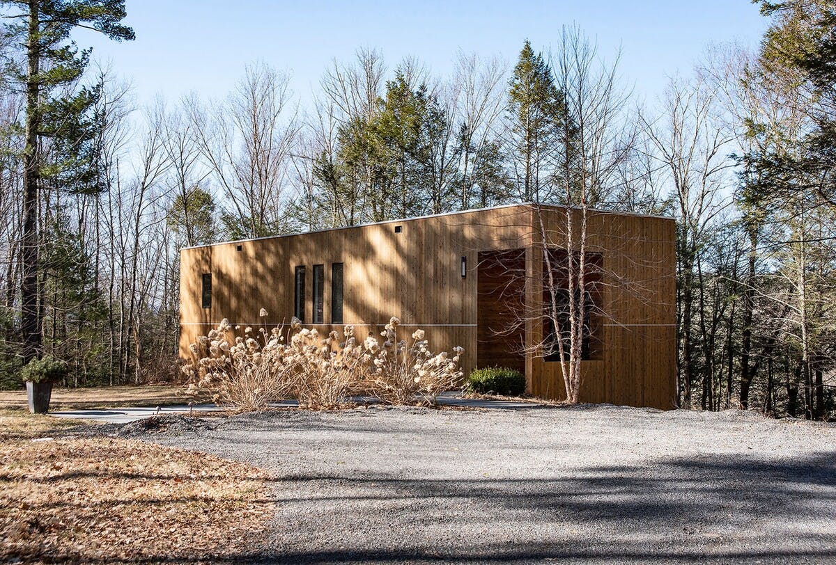 Creek House Retreat: 3-Bedroom Creek House Retreat with Hot Tub, New Paltz Hudson Valley