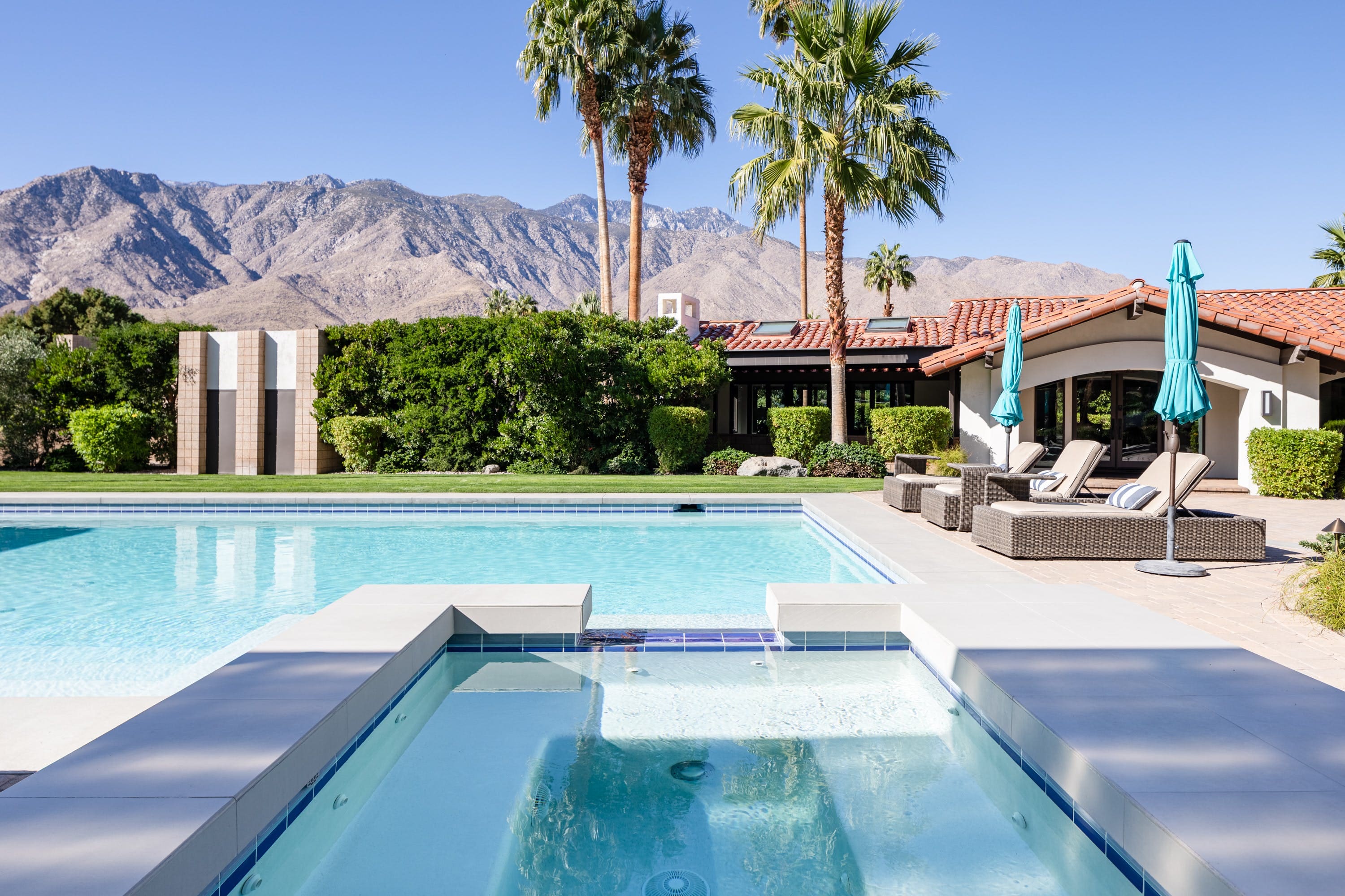 Desierto Sereno: Spacious 3-Bedroom Villa with Pool and Hot Tub, Cathedral City