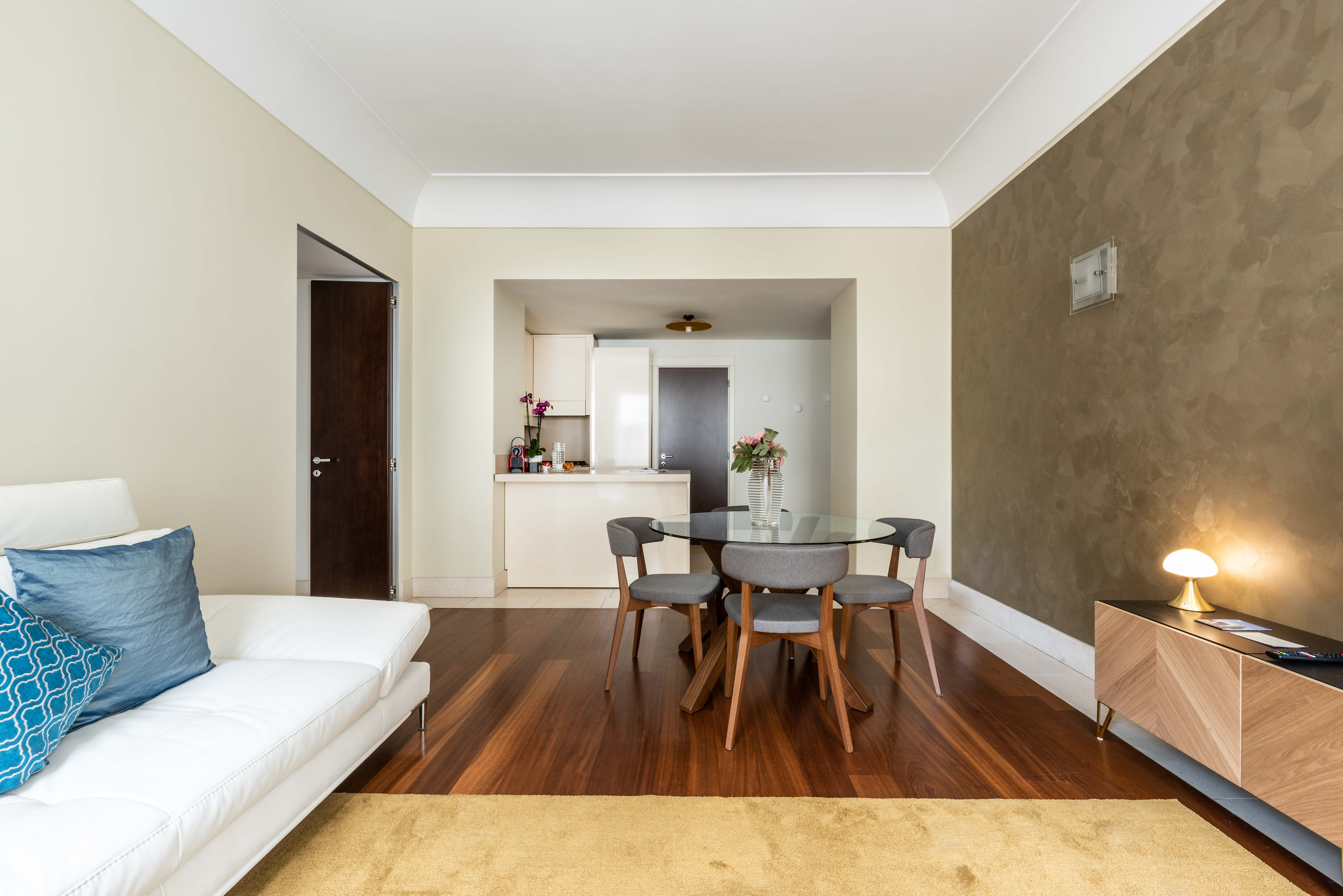 Dimora di Sant’Ambrogio: Elegant 2-Bedroom Apartment in Central Milan