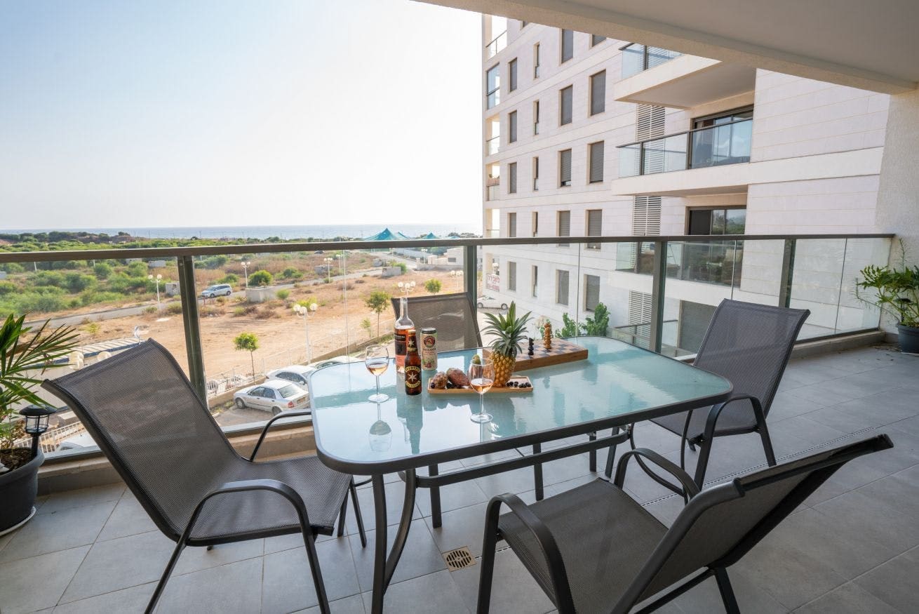 Dira Achziv Nahariya: 4-Bedroom Luxury Apartment with Sea Views, Israel Holiday