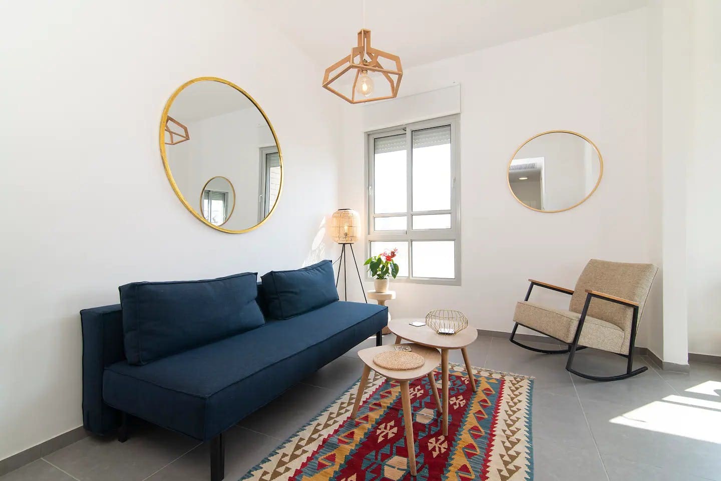 Dira Kerem Tel-Aviv: Luxury 2-Bedroom Apartment with Sea View, Kerem Hateimanim