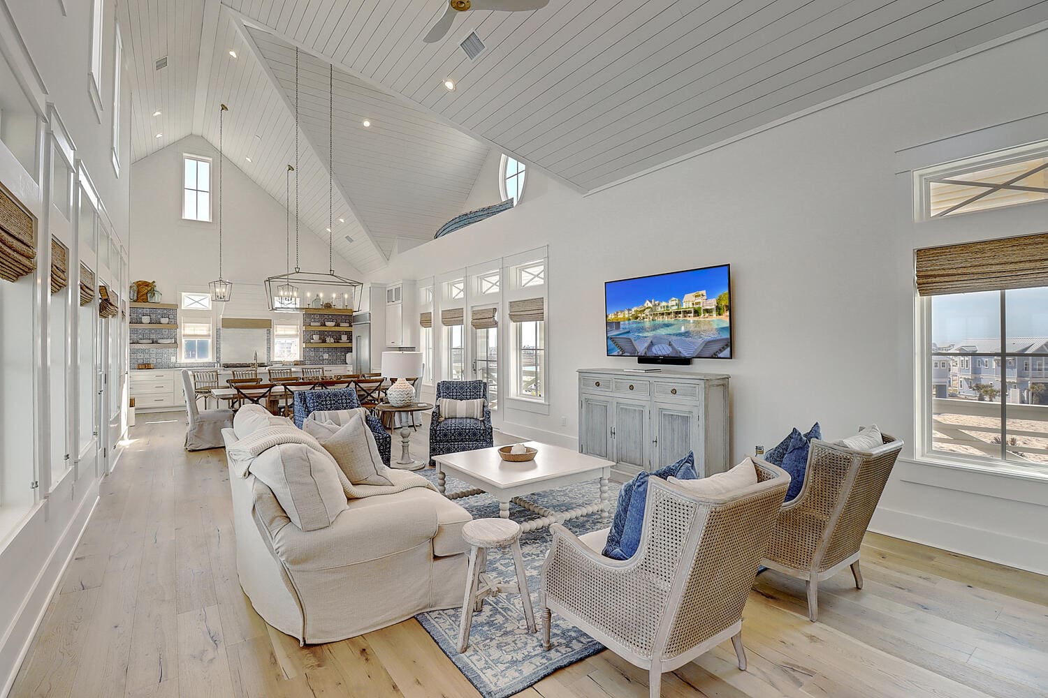 Driftwood Shores Villa: Beachfront 7-Bedroom Villa Rental Austin with Resort Amenities and Sea Views