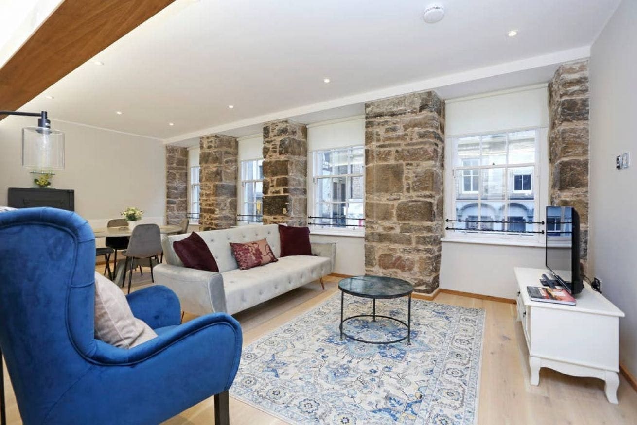 Edinburgh Castle Flat: Stylish 2-Bedroom Flat in the Heart of Edinburgh, Old Town