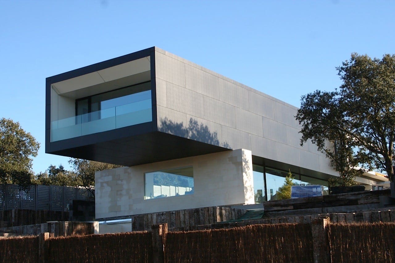 El Refugio de Luz: Stylish 4-Bedroom Apartment with Swimming Pool in Madrid