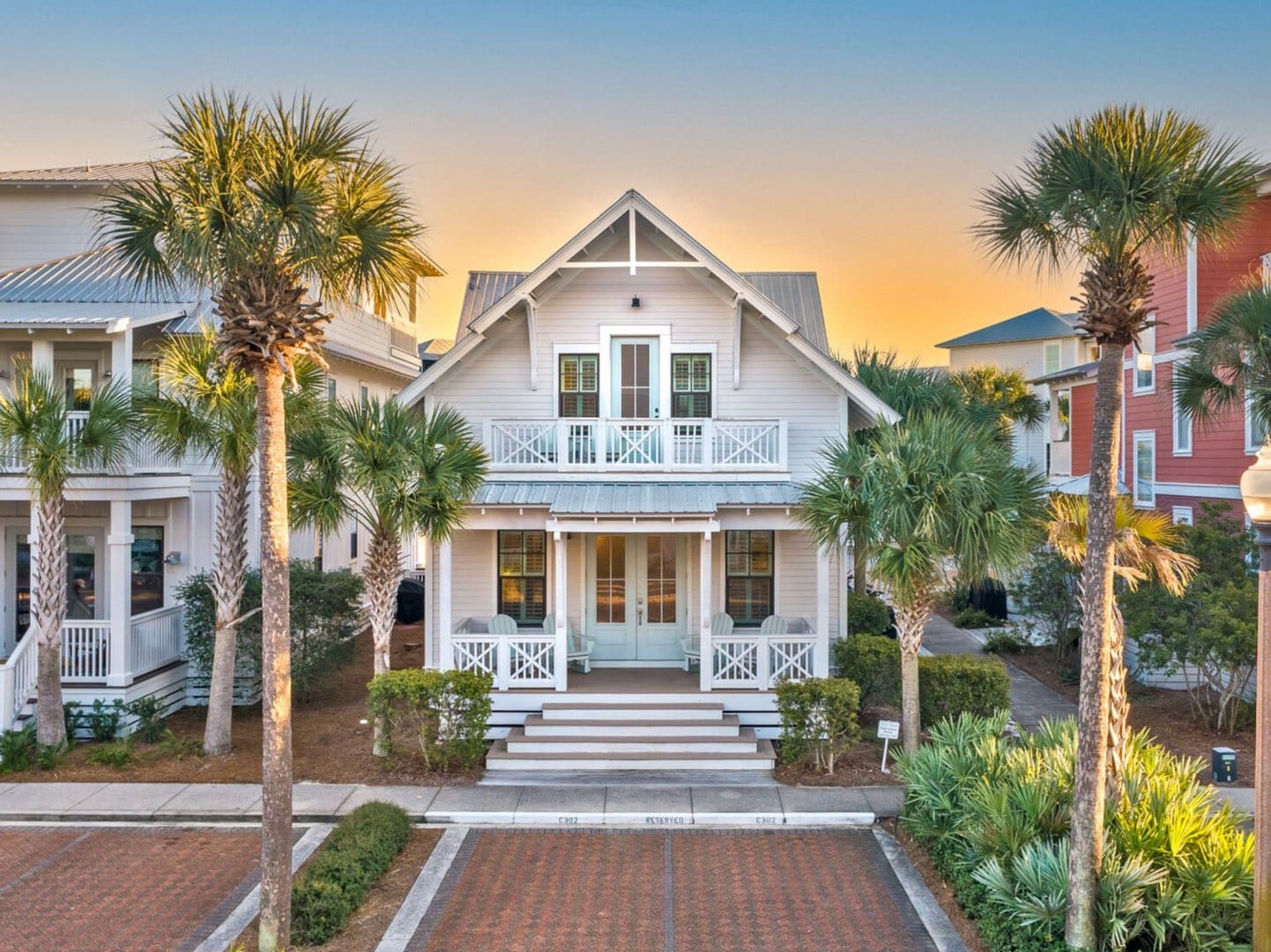 Emerald Coast Retreat: 4-Bedroom Vacation Rental Walton County with Pool and Sea Views