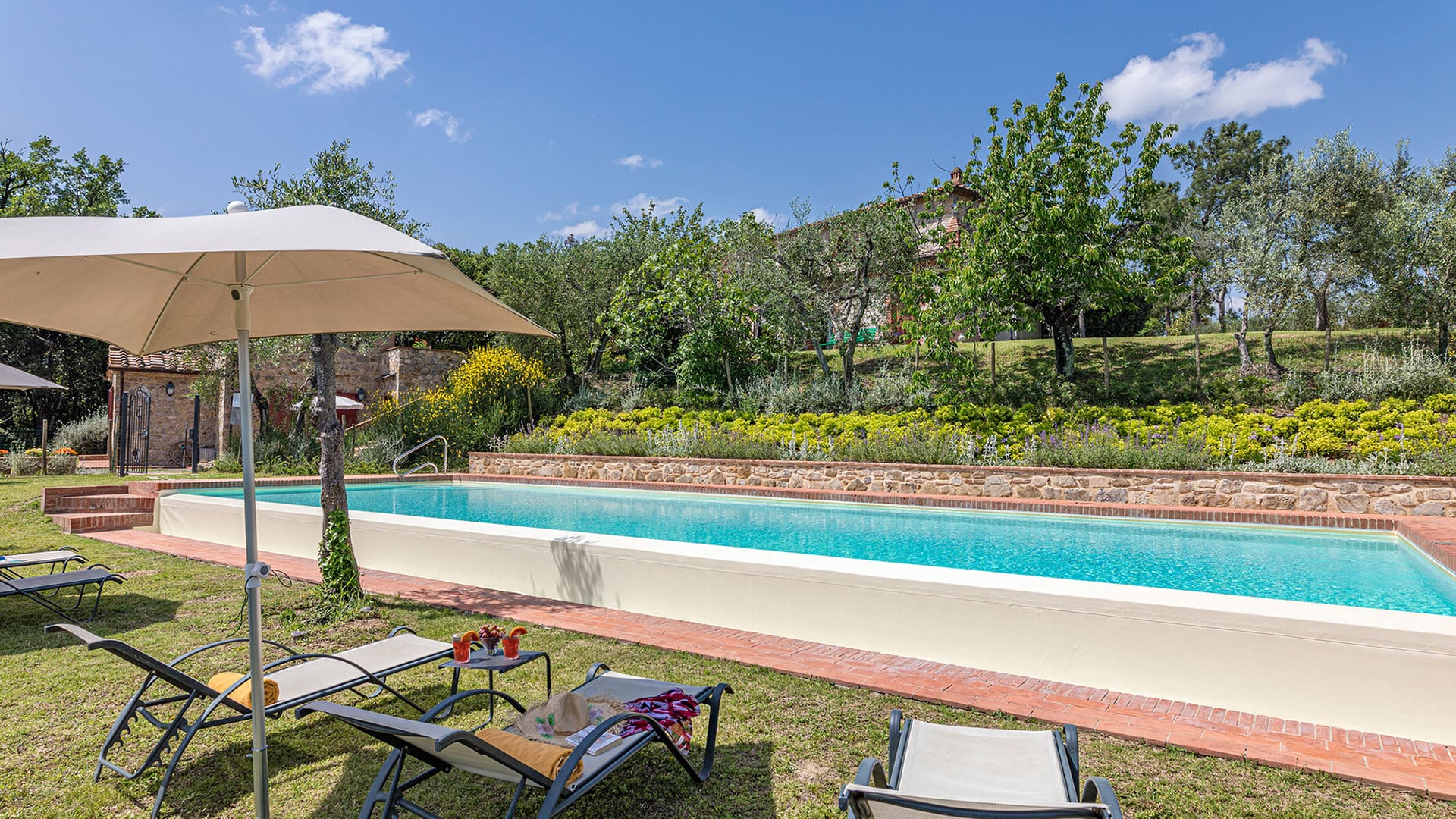 Fattoria Chianti Castellina: Luxury 7-Bedroom Apartment with Pool, Tuscany