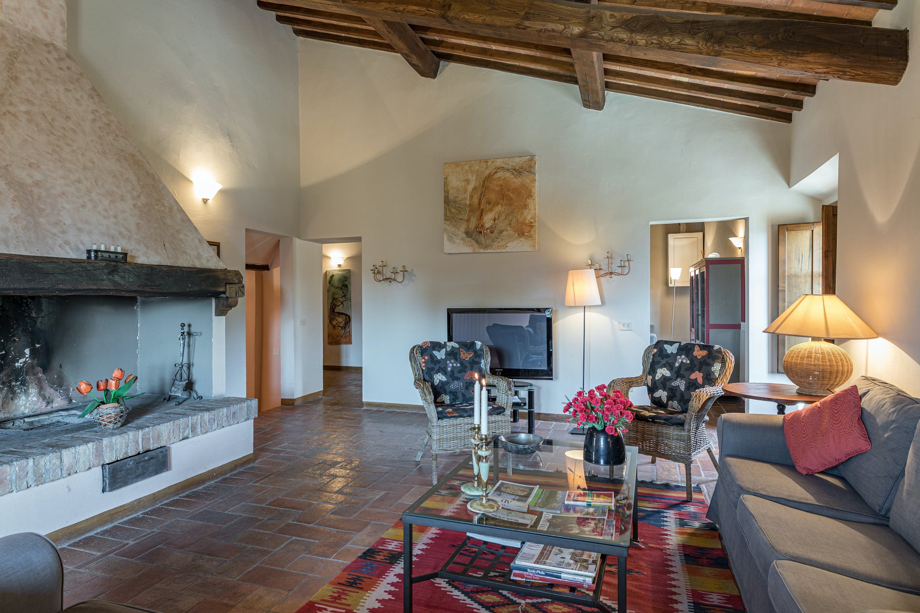 Fattoria Cipresso Florence: Charming 4-Bedroom Apartment with Pool, Florence West