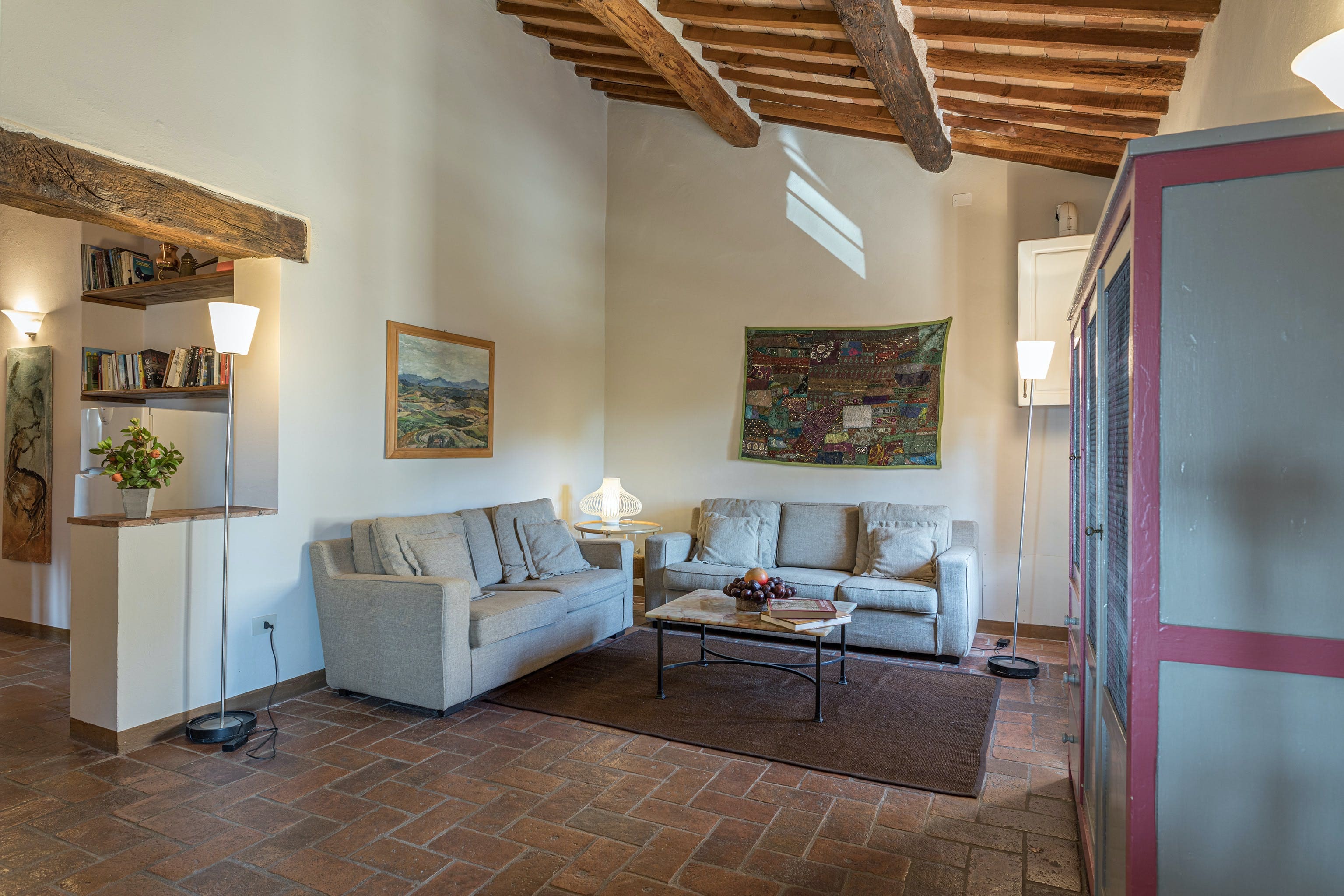 Fattoria Cipresso Florence: Charming 4-Bedroom Apartment with Pool, Florence West