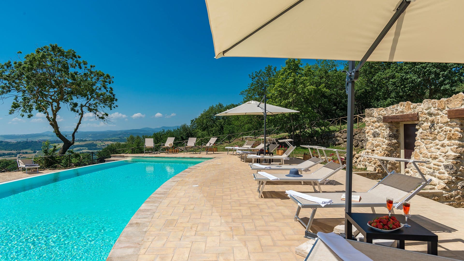 Fattoria Colvalenza Todi: 10-Bedroom Luxury Apartment with Swimming Pool, Todi