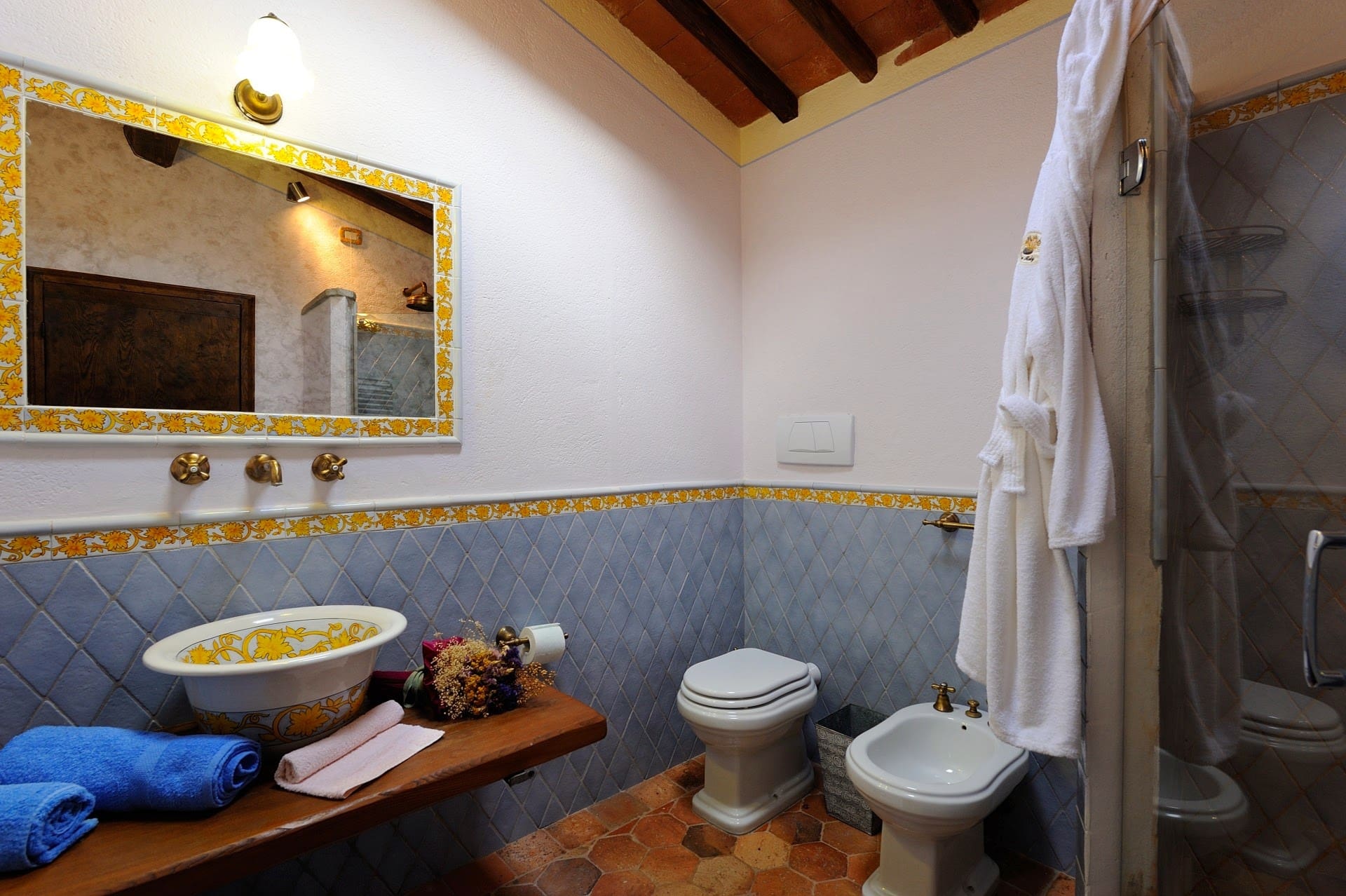 Fattoria Etrusco Cortona: Luxury 5-Bedroom Apartment with Pool and Hot Tub, Tuscany