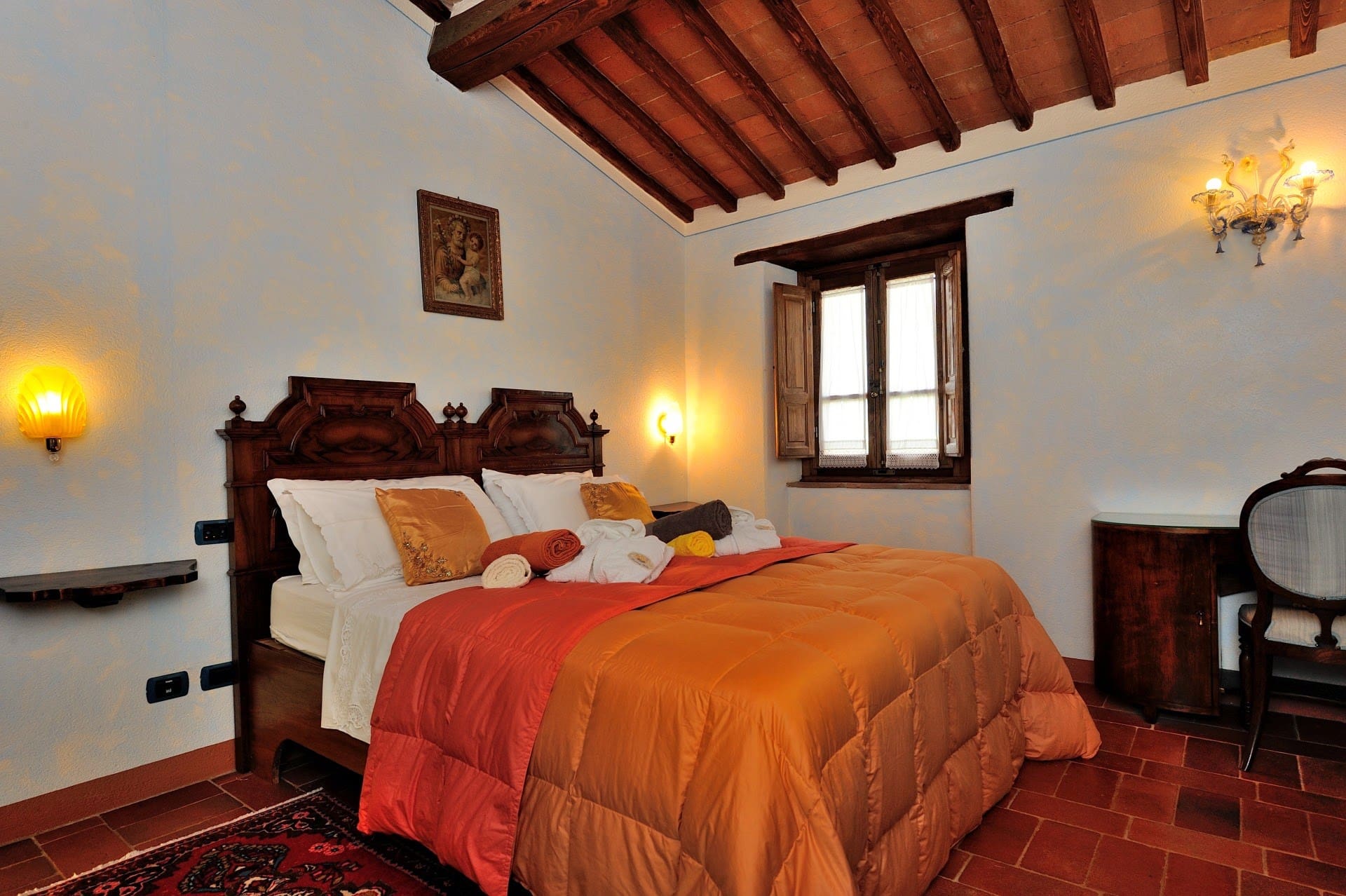 Fattoria Etrusco Cortona: Luxury 5-Bedroom Apartment with Pool and Hot Tub, Tuscany