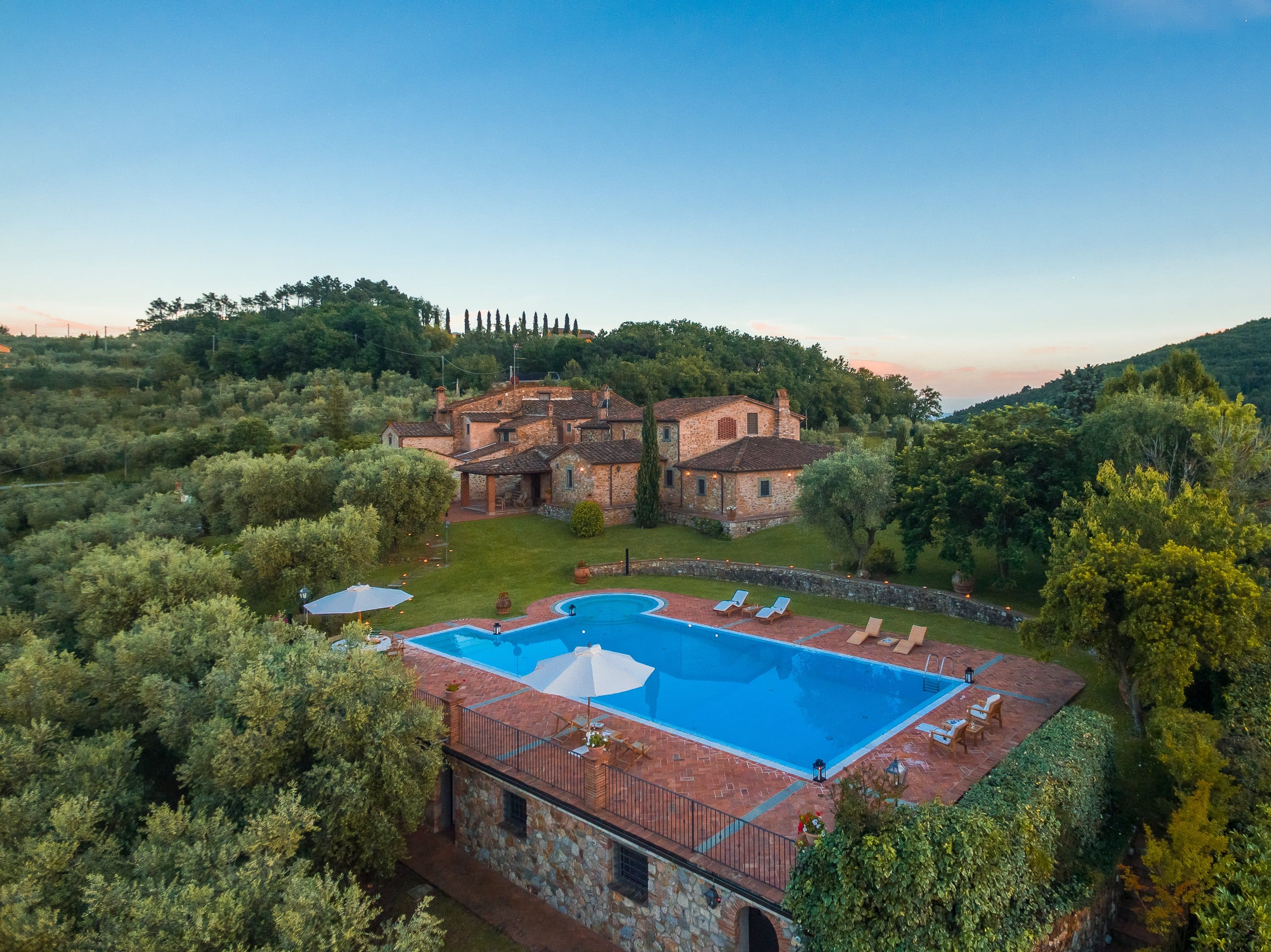 Fattoria Monsummano Terme: Charming 4-Bedroom Apartment with Pool in Tuscany
