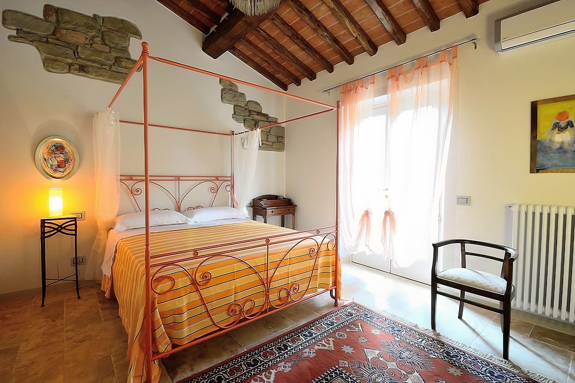 Fattoria Montecchio Cortona: Spacious 6-Bedroom Luxury Apartment with Pool, Cortona