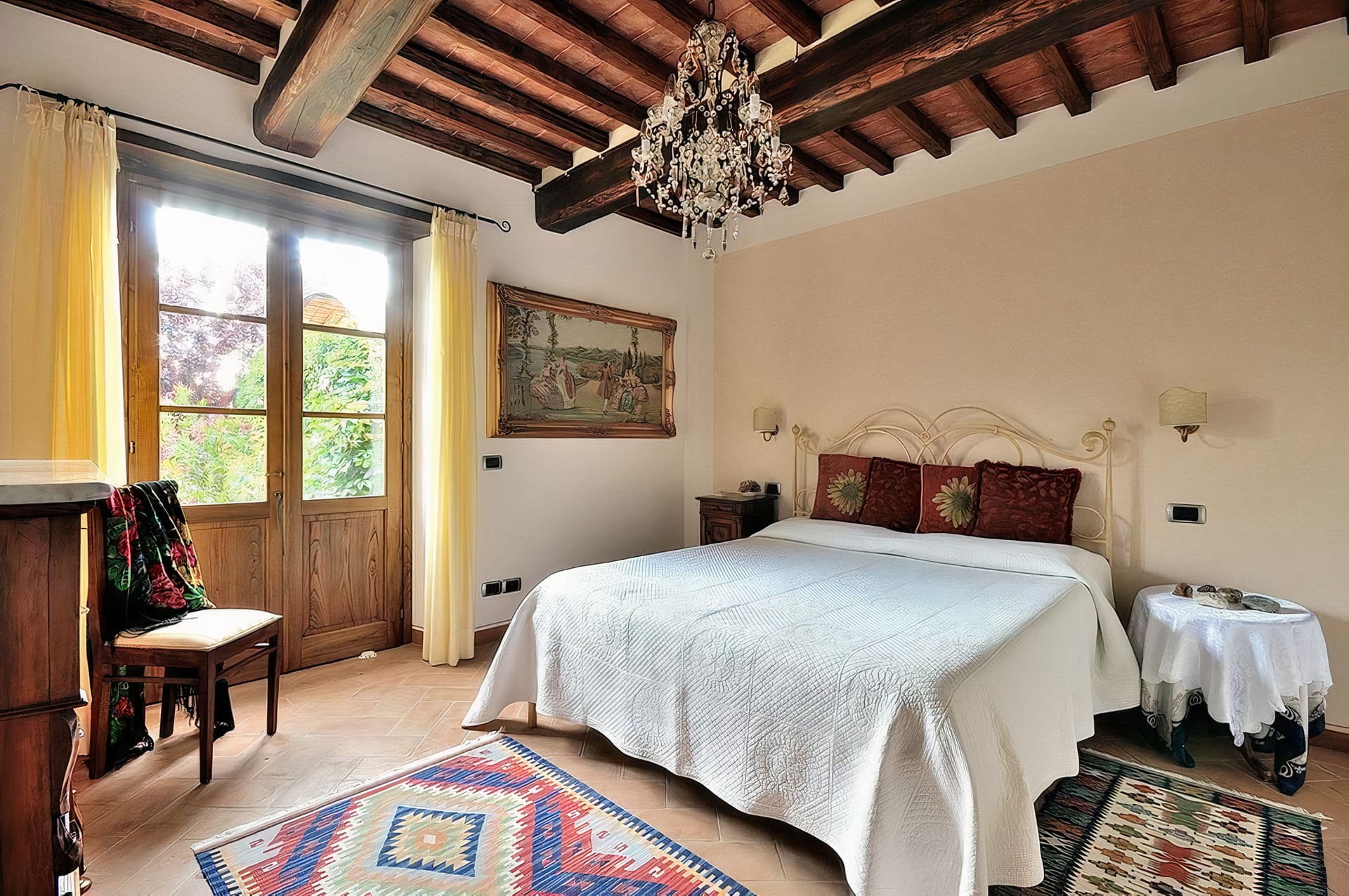 Fattoria Montecchio Cortona: Spacious 6-Bedroom Luxury Apartment with Pool, Cortona