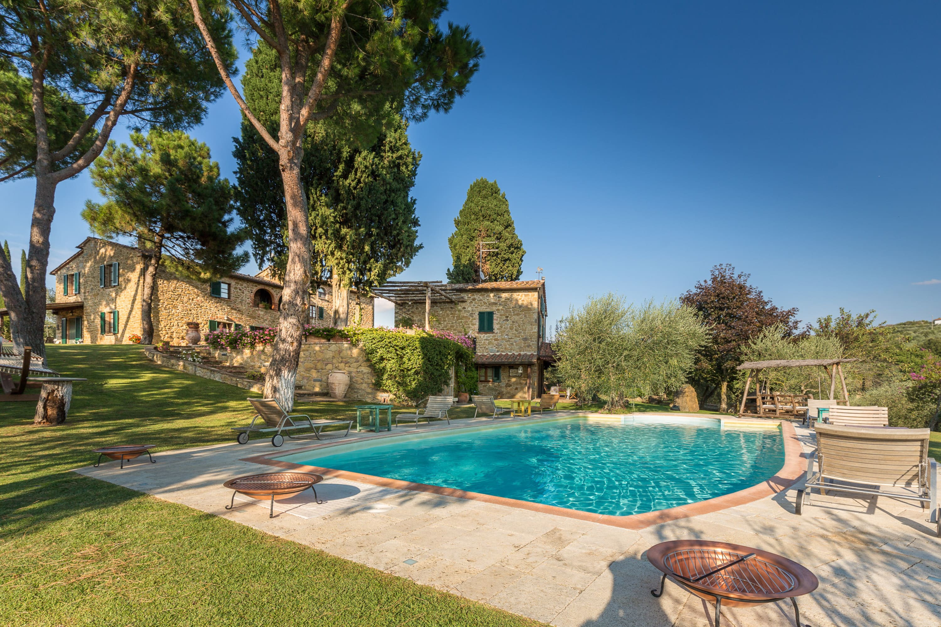 Fattoria Pievese Cortona: Spacious 10-Bedroom Apartment with Pool, Tuscany Countryside