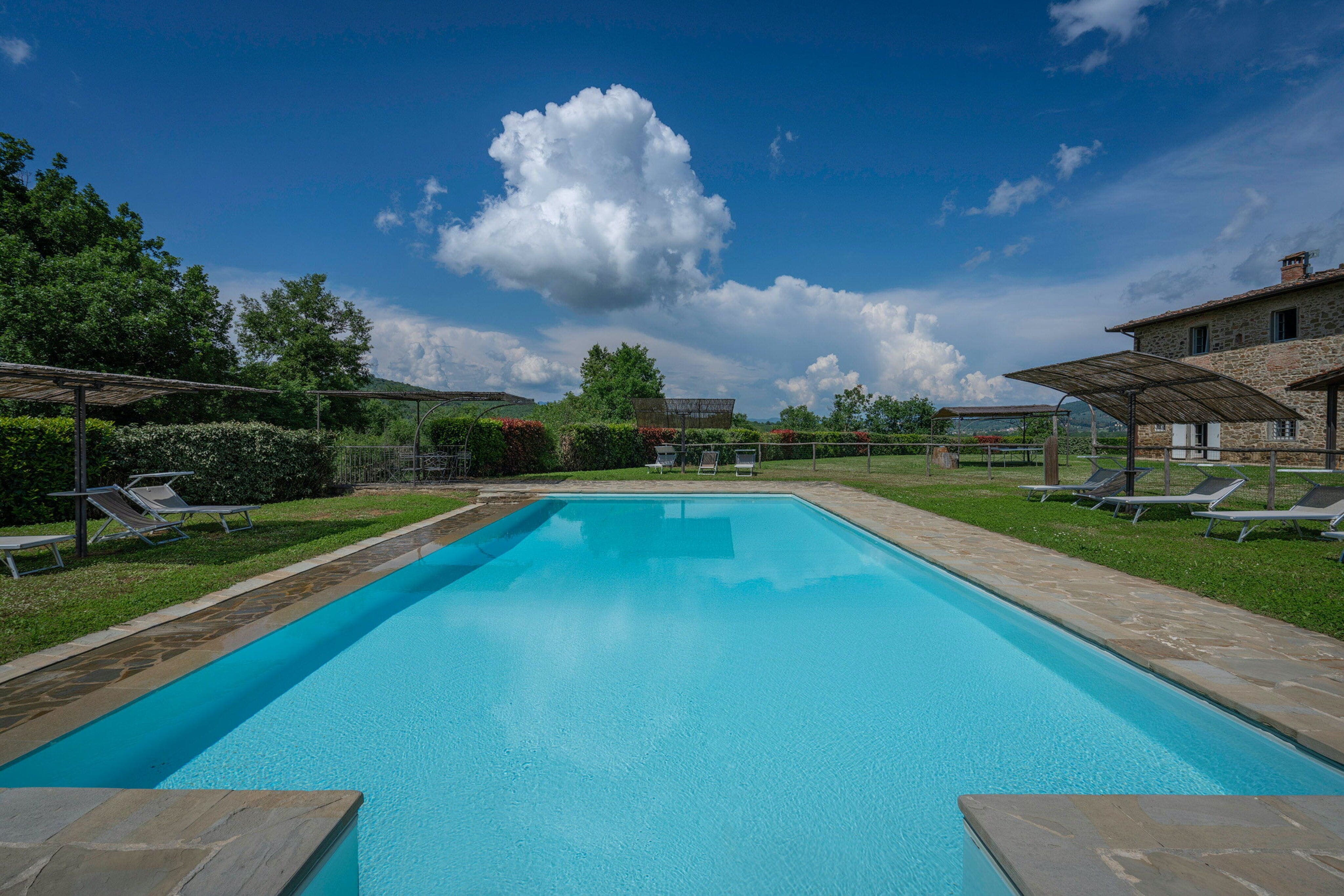Fattoria Poggio Valdichiana: Luxury 7-Bedroom Villa with Pool and Gardens, Tuscany