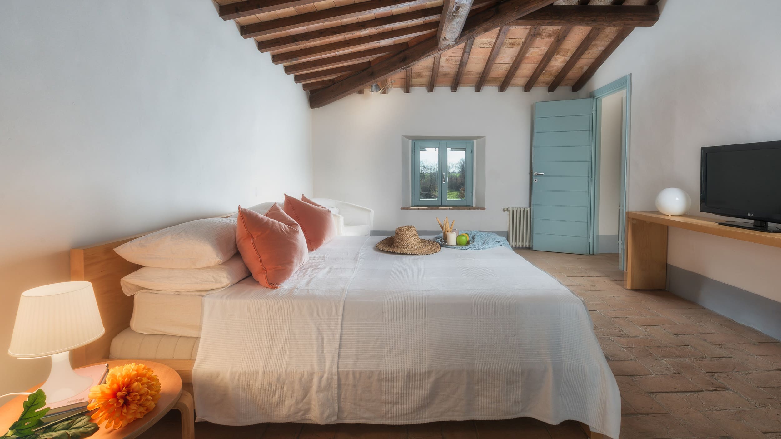 Fattoria Querceto Cortona: Luxury 6-Bedroom Apartment with Pool and Tennis Court in Tuscany