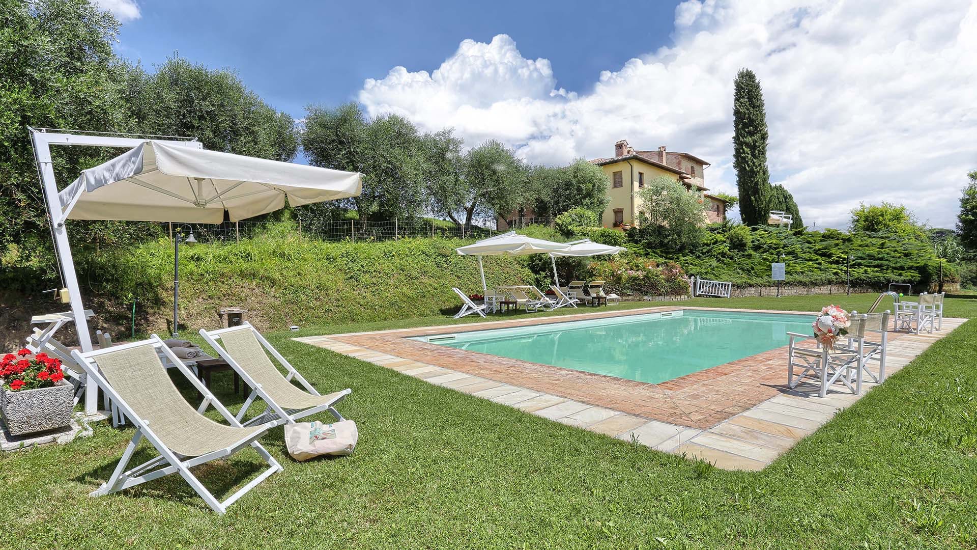 Fattoria Sanminiatello: Expansive 8-Bedroom Apartment with Pool, San Miniato
