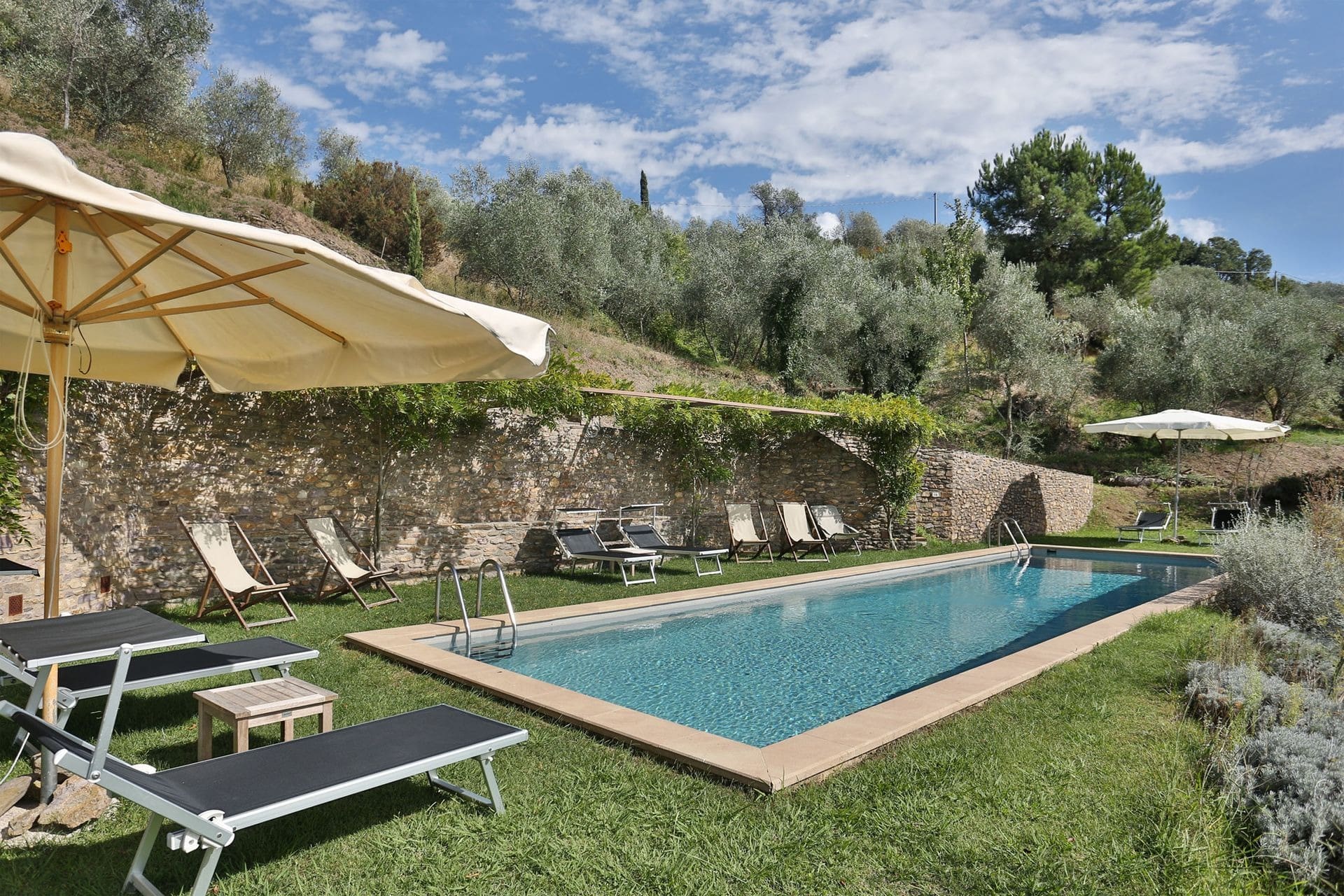 Fattoria Vorno Lucca: Luxury 5-Bedroom Apartment with Panoramic Views, Lucca