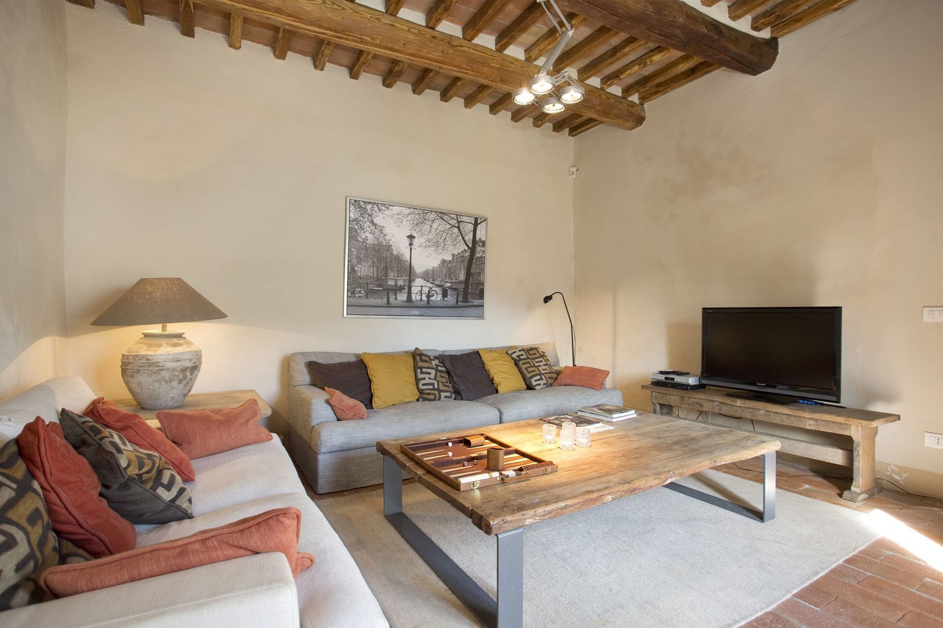 Fattoria Vorno Lucca: Luxury 5-Bedroom Apartment with Panoramic Views, Lucca