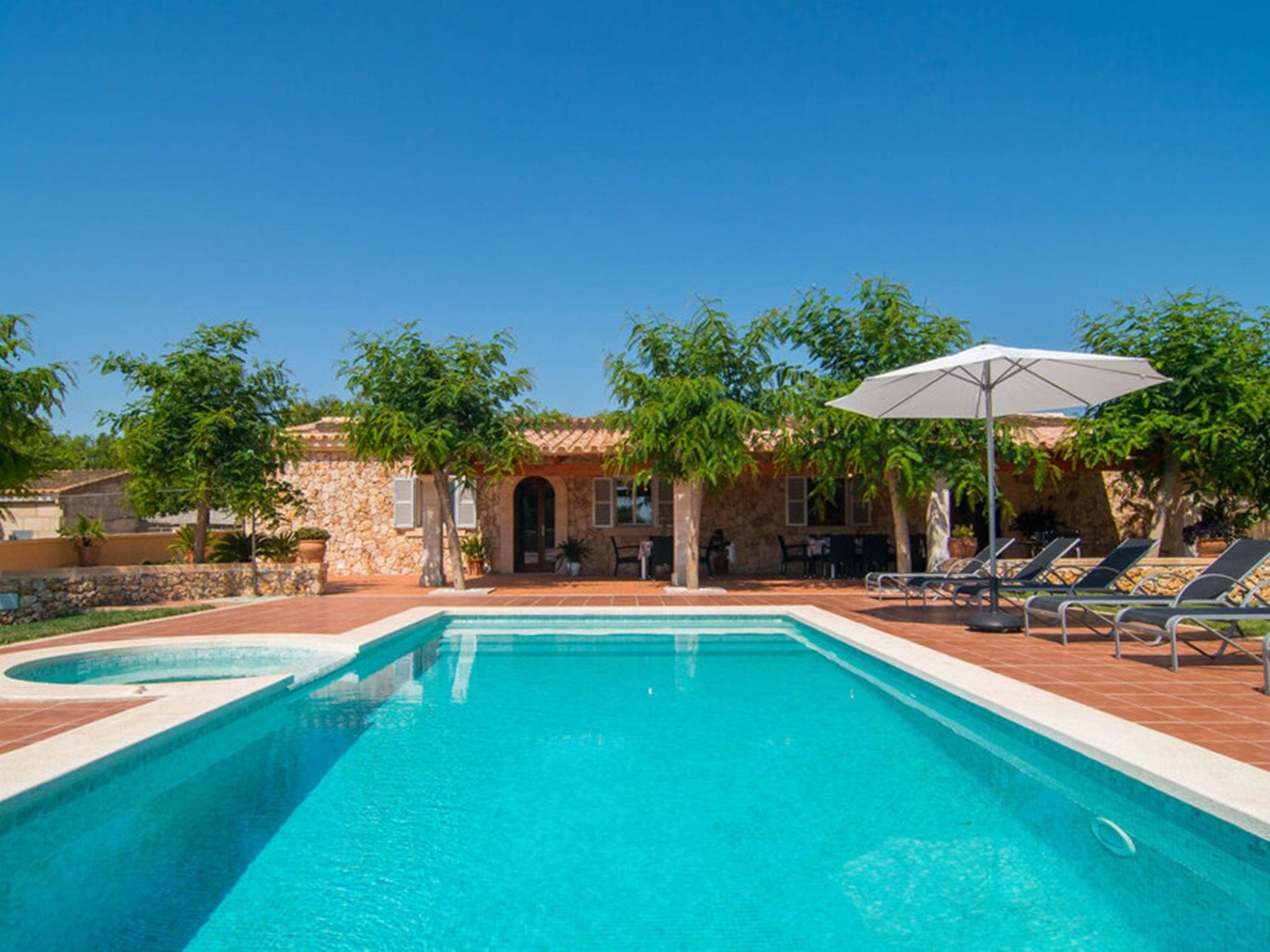 Finca Algarrobera Ariany: Spectacular 6-Bedroom Country Villa with Private Pool and Spa Facilities in Central Mallorca