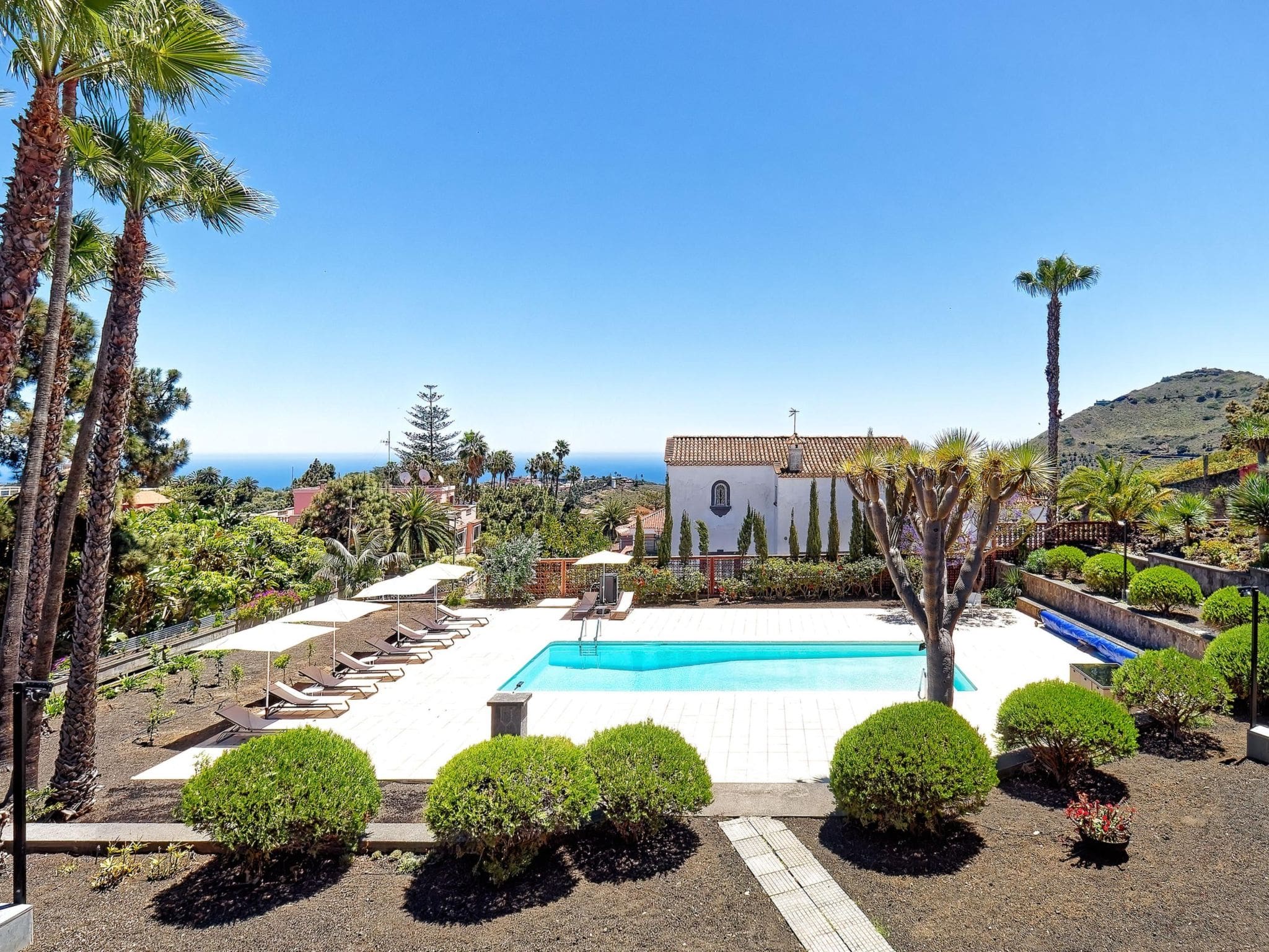 Finca Caldera Tafira: Exceptional 5-Bedroom Family Villa with Private Pool and Billiard Room in Gran Canaria