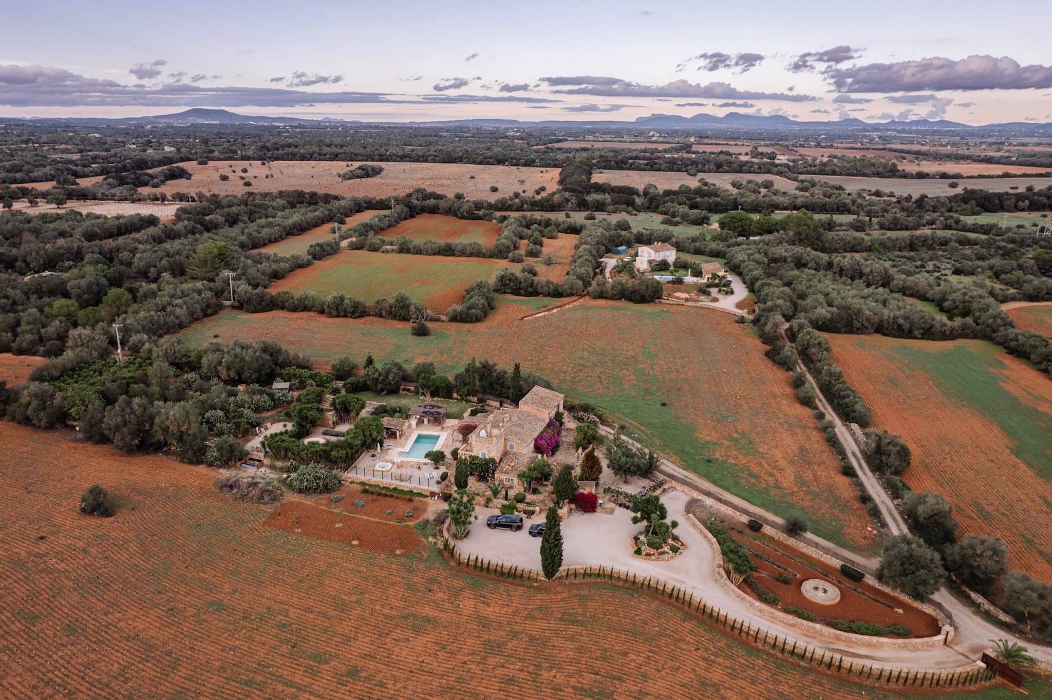 Finca de los Olivos Mallorca: Luxury Villa Rental Mallorca with Swimming Pool and Tennis Court